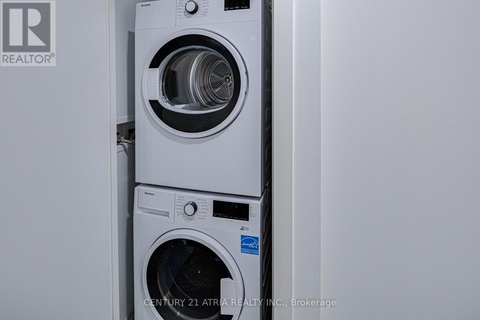 












2803 - 82 DALHOUSIE STREET

,
Toronto (Church-Yonge Corridor),




Ontario
M5B0C5

