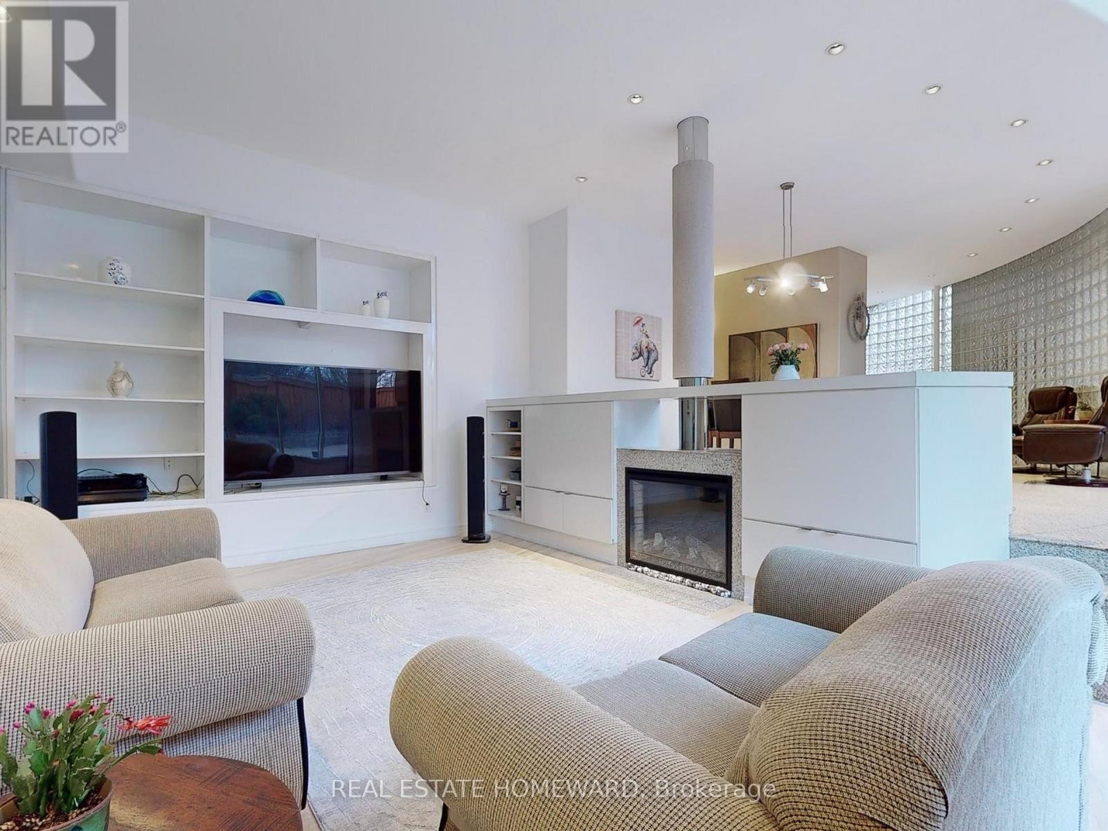 












128 LAURENTIDE DRIVE

,
Toronto (Parkwoods-Donalda),




Ontario
M3A3E5

