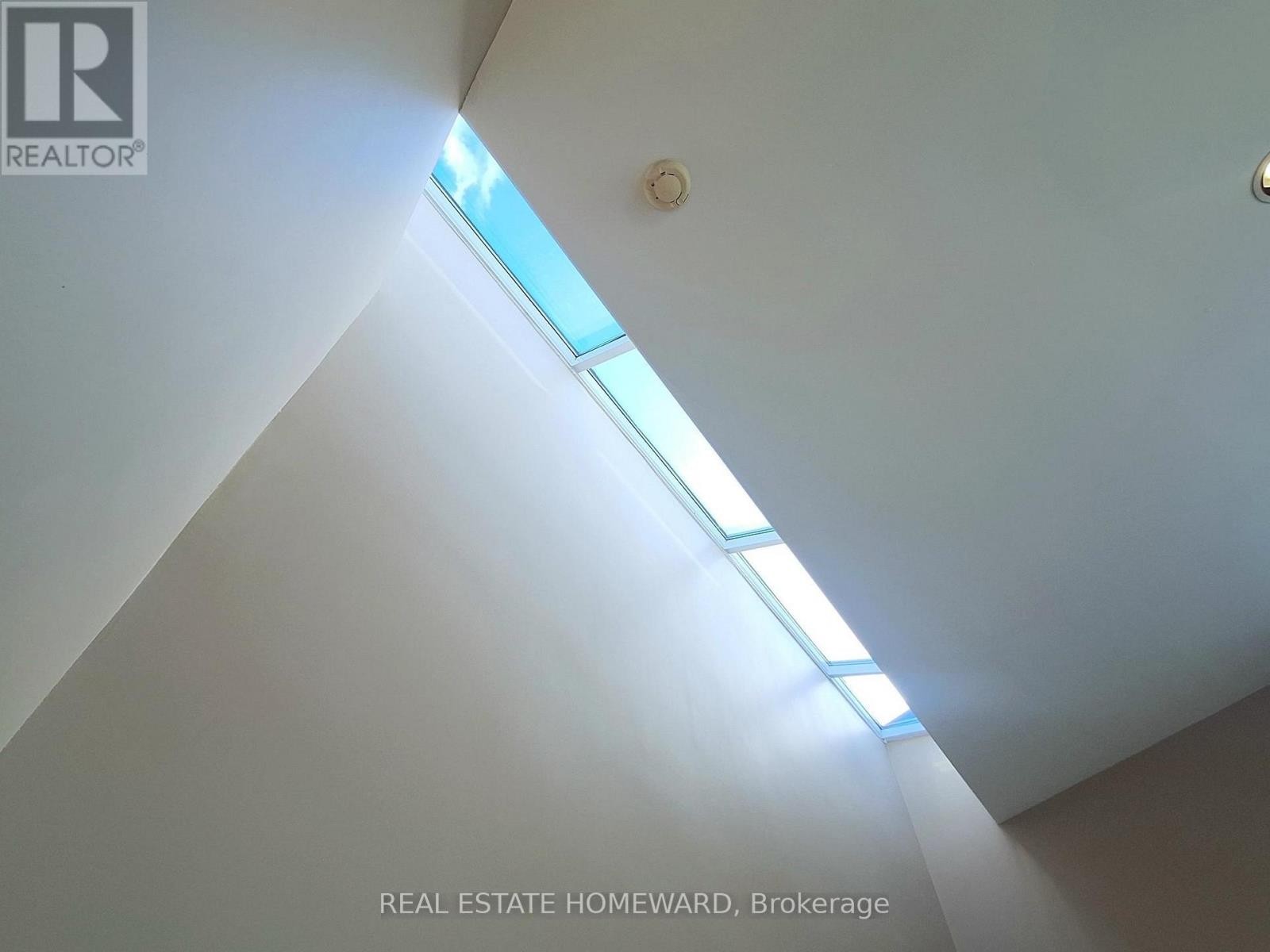 












128 LAURENTIDE DRIVE

,
Toronto (Parkwoods-Donalda),




Ontario
M3A3E5

