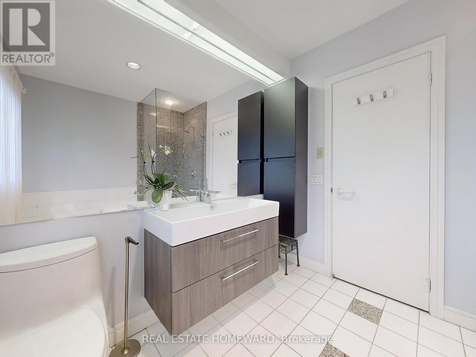 












128 LAURENTIDE DRIVE

,
Toronto (Parkwoods-Donalda),




Ontario
M3A3E5

