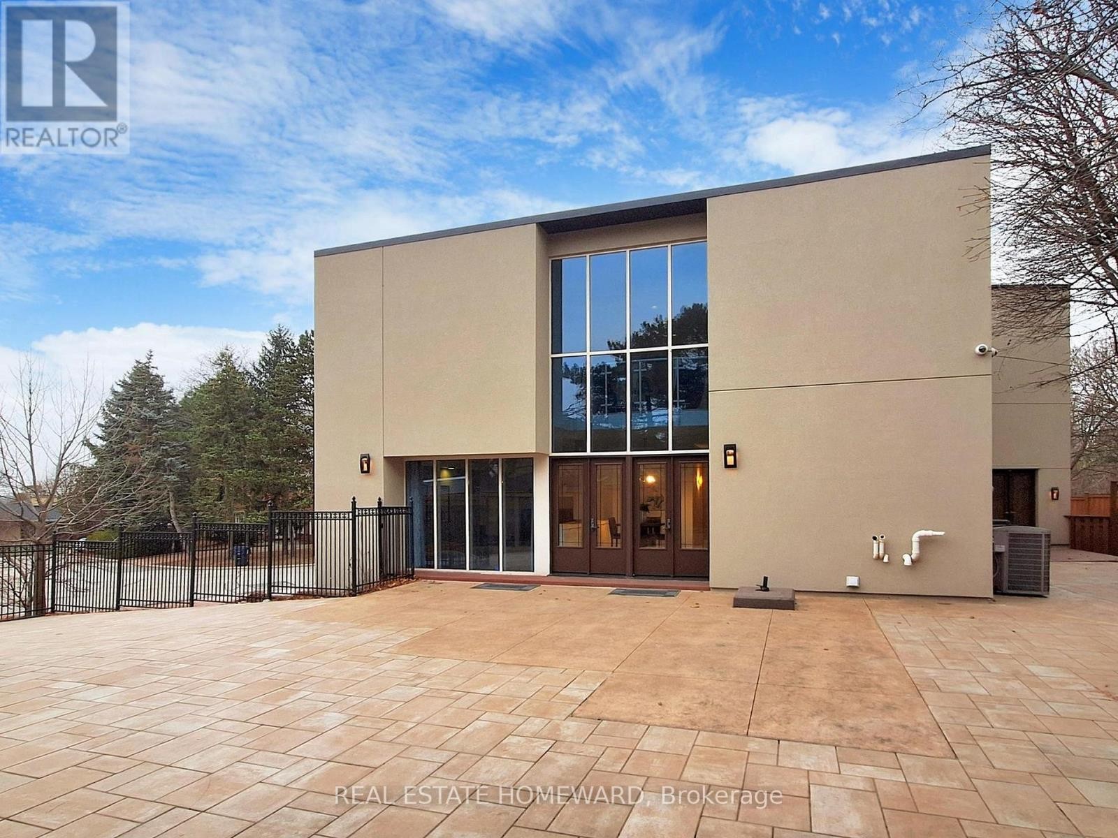 












128 LAURENTIDE DRIVE

,
Toronto (Parkwoods-Donalda),




Ontario
M3A3E5

