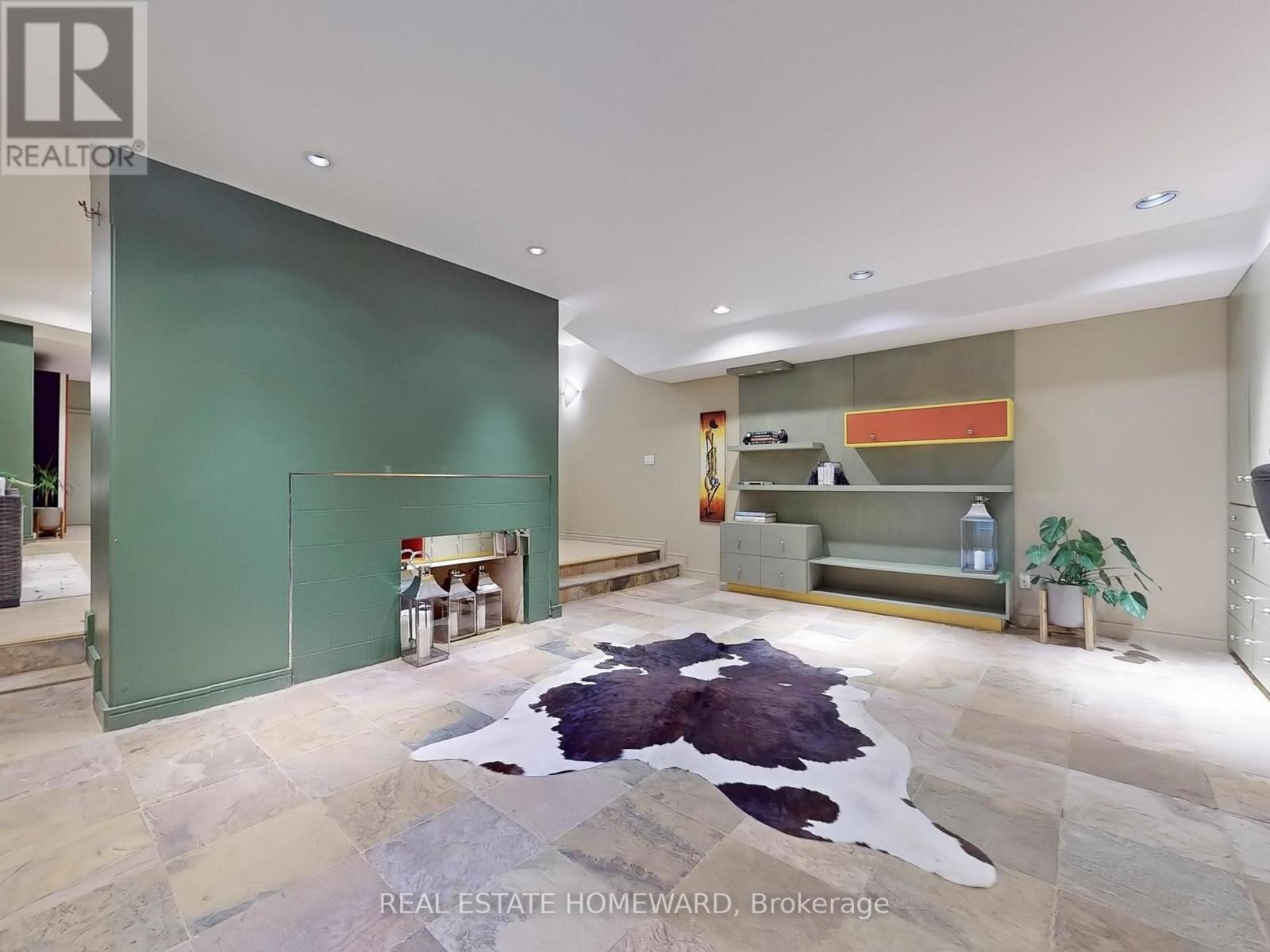 












128 LAURENTIDE DRIVE

,
Toronto (Parkwoods-Donalda),




Ontario
M3A3E5

