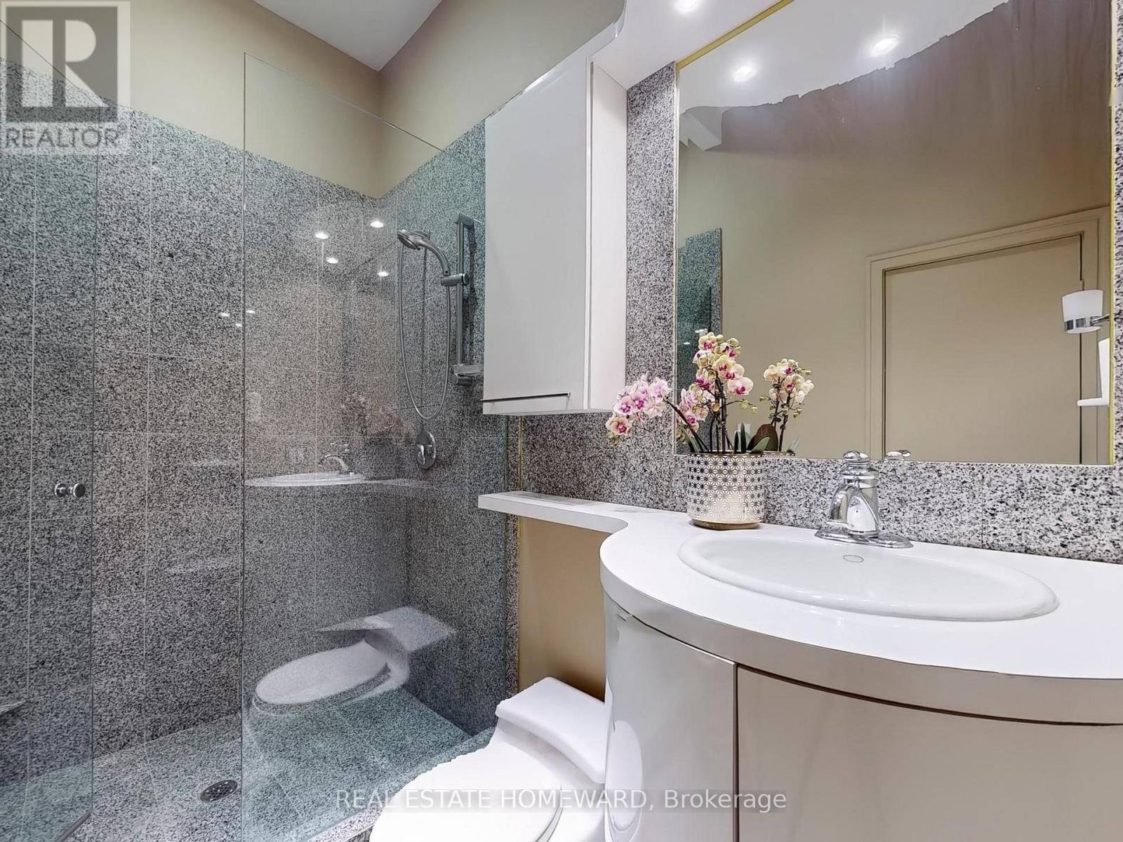 












128 LAURENTIDE DRIVE

,
Toronto (Parkwoods-Donalda),




Ontario
M3A3E5

