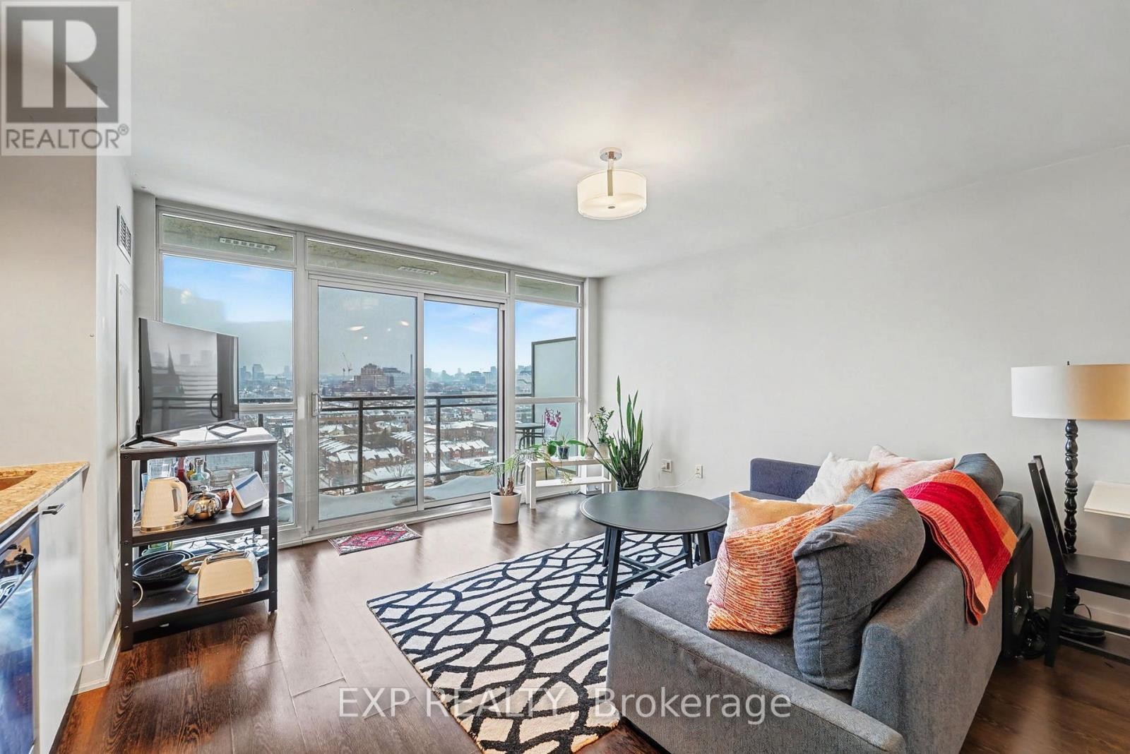 












1512 - 78 TECUMSETH STREET

,
Toronto (Niagara),




Ontario
M5V0A9

