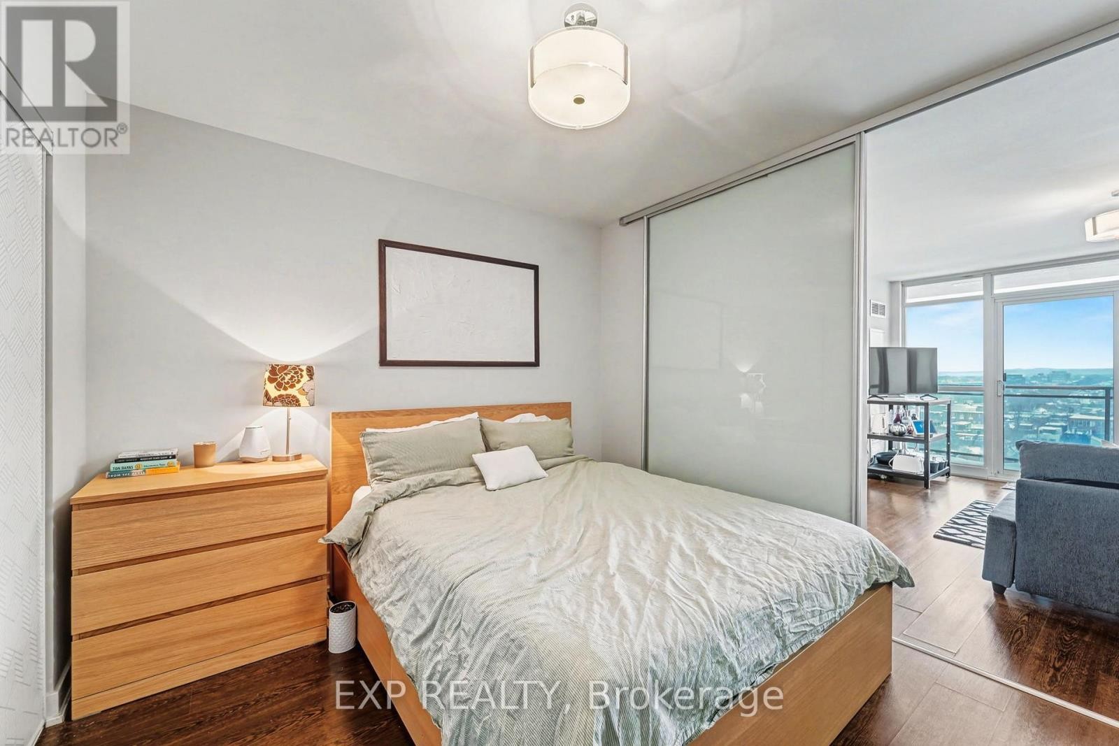 












1512 - 78 TECUMSETH STREET

,
Toronto (Niagara),




Ontario
M5V0A9

