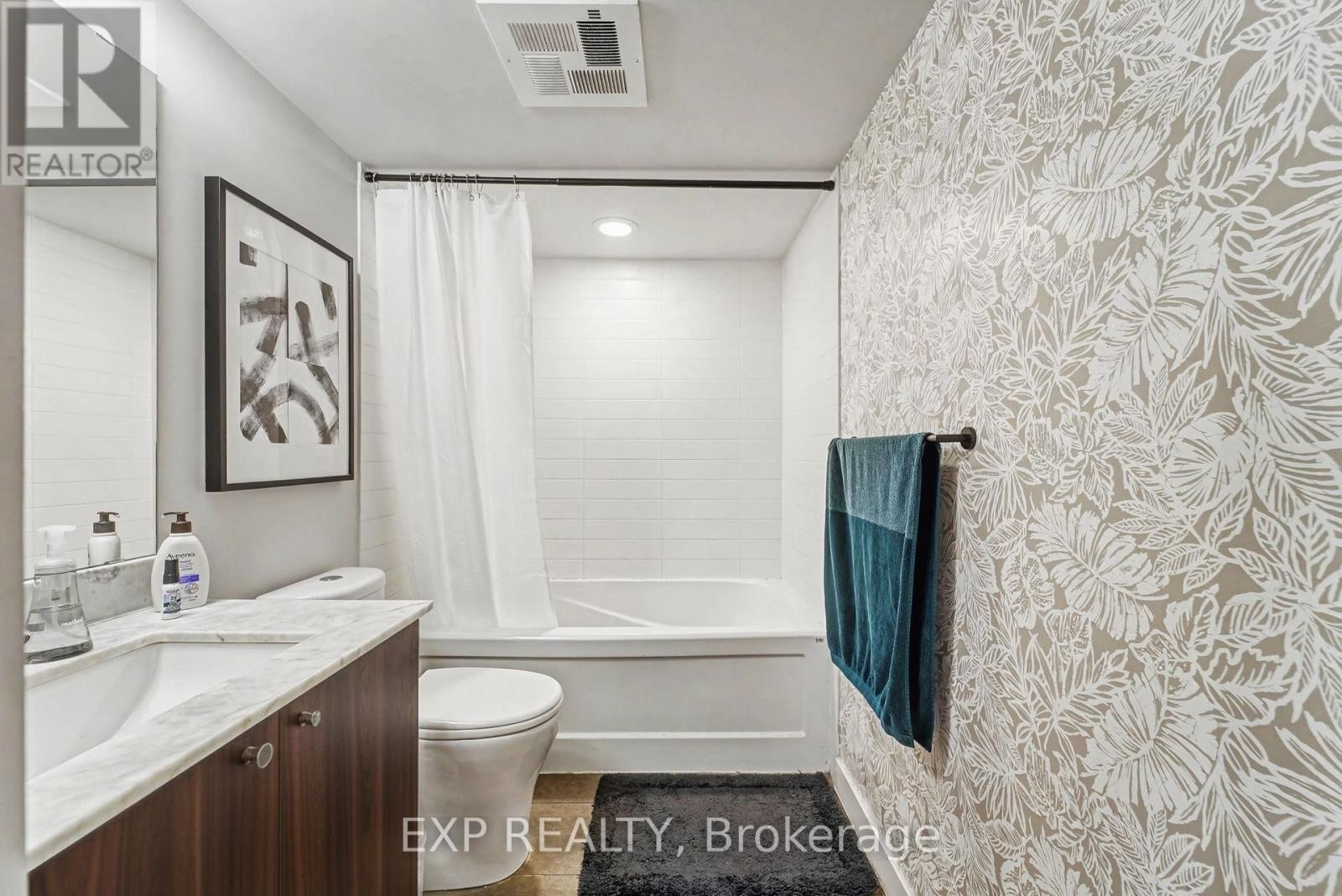 












1512 - 78 TECUMSETH STREET

,
Toronto (Niagara),




Ontario
M5V0A9

