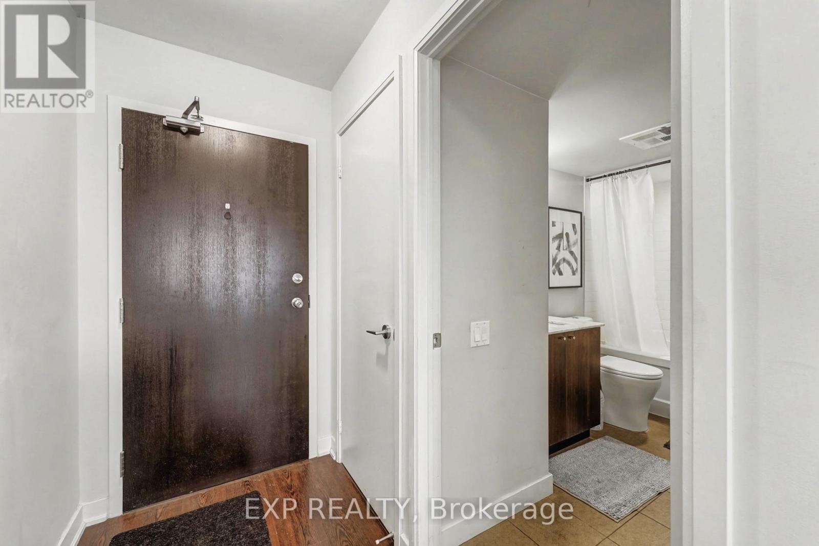 












1512 - 78 TECUMSETH STREET

,
Toronto (Niagara),




Ontario
M5V0A9

