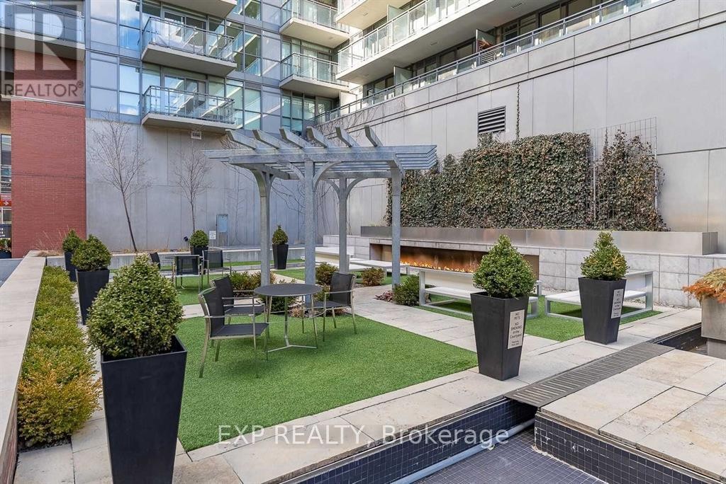 












1512 - 78 TECUMSETH STREET

,
Toronto (Niagara),




Ontario
M5V0A9

