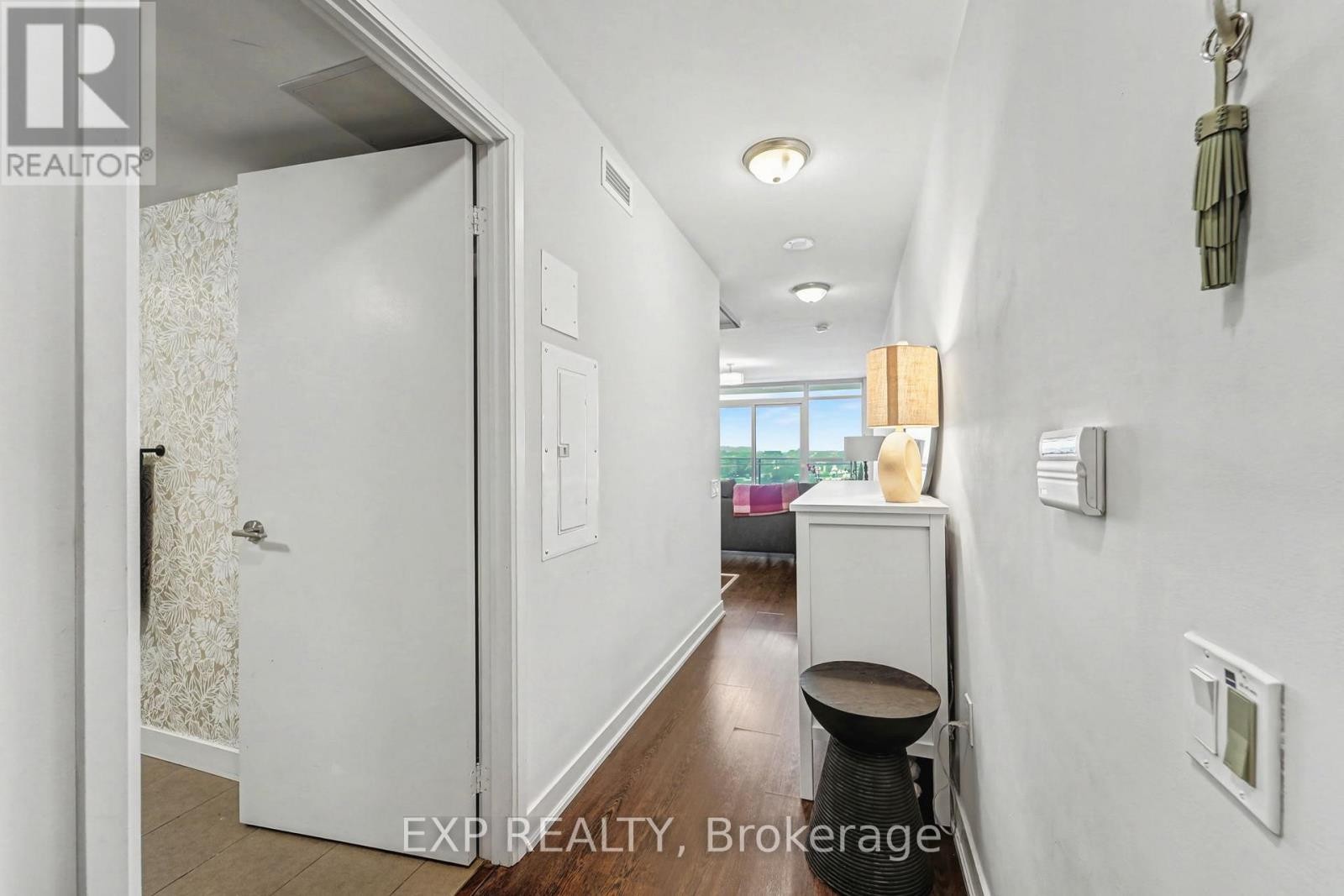 












1512 - 78 TECUMSETH STREET

,
Toronto (Niagara),




Ontario
M5V0A9

