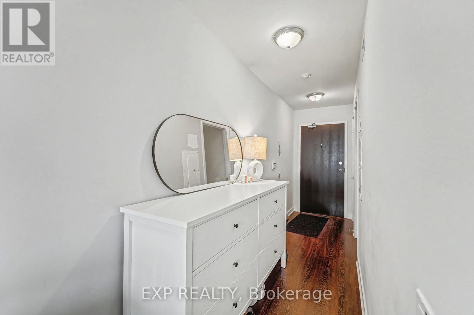 












1512 - 78 TECUMSETH STREET

,
Toronto (Niagara),




Ontario
M5V0A9

