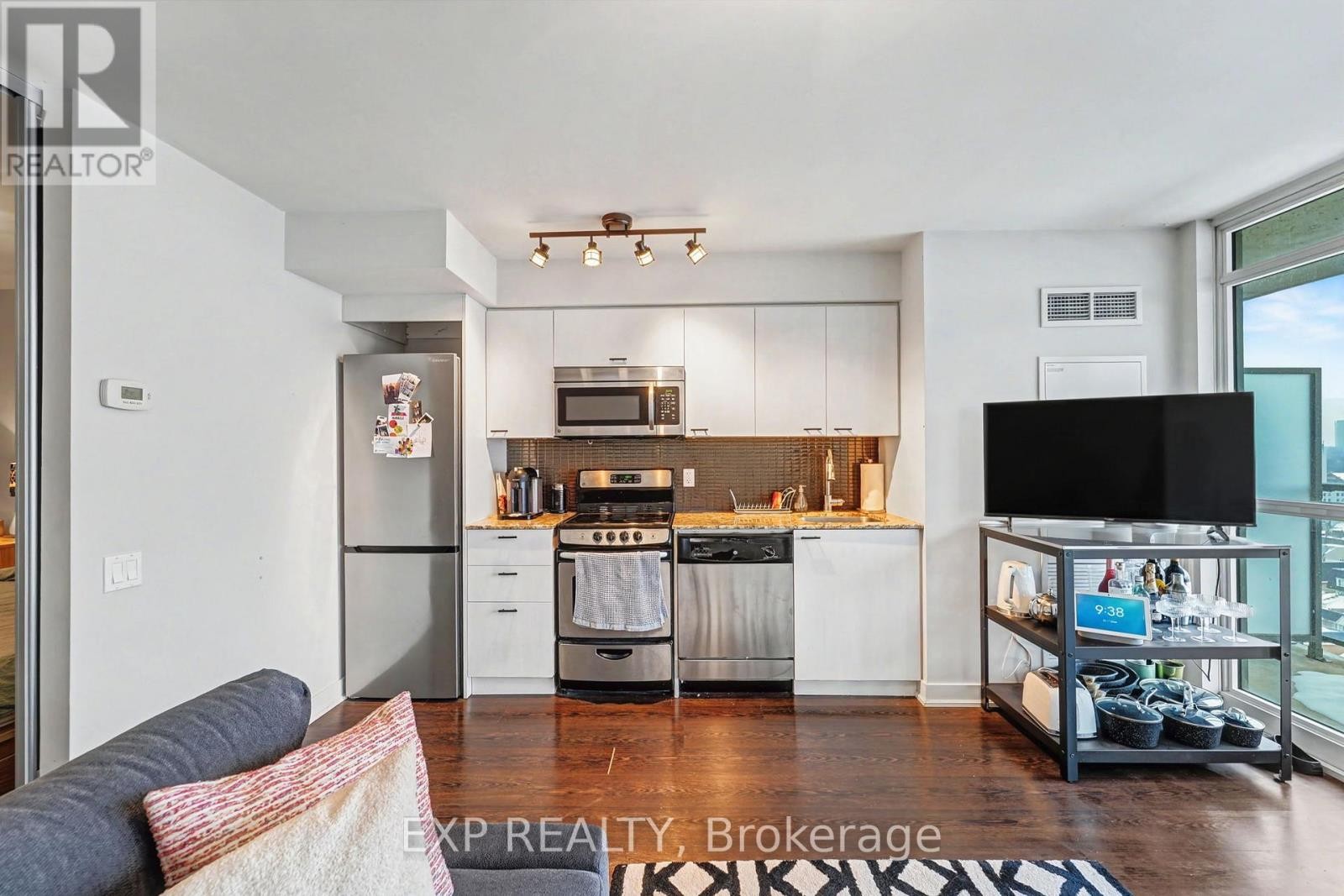 












1512 - 78 TECUMSETH STREET

,
Toronto (Niagara),




Ontario
M5V0A9

