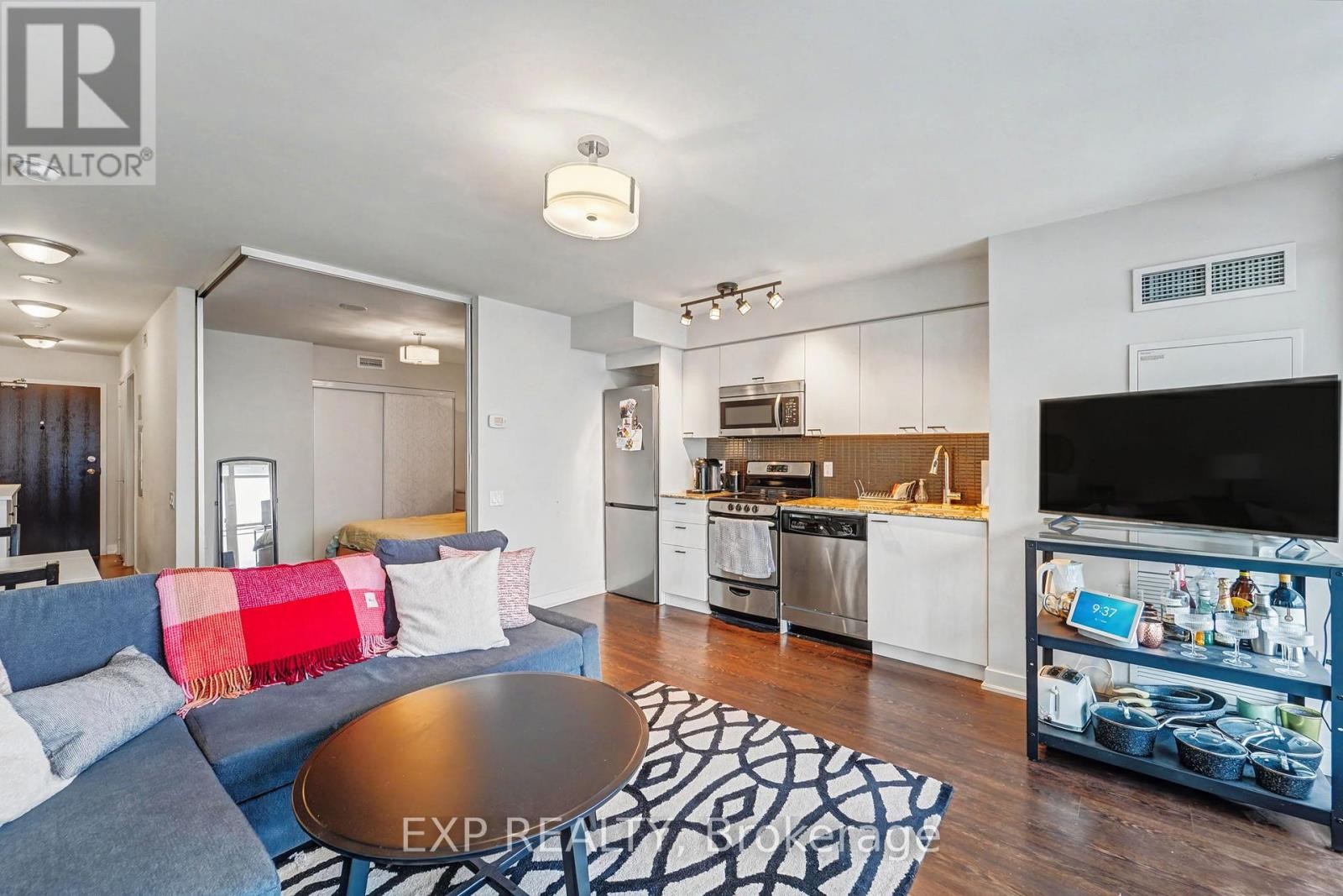 












1512 - 78 TECUMSETH STREET

,
Toronto (Niagara),




Ontario
M5V0A9

