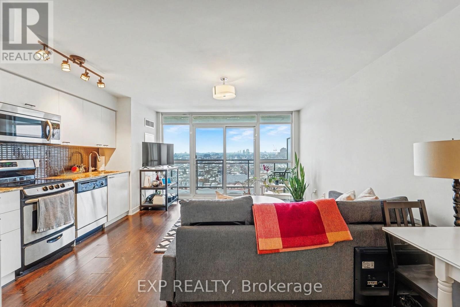 












1512 - 78 TECUMSETH STREET

,
Toronto (Niagara),




Ontario
M5V0A9

