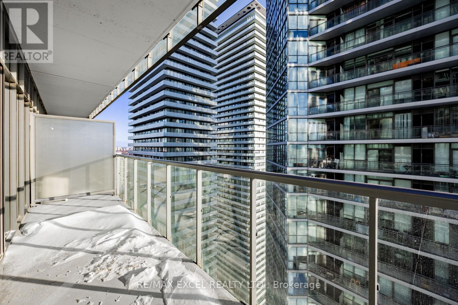 












3709 - 33 CHARLES STREET E

,
Toronto (Church-Yonge Corridor),




Ontario
M4Y1R9

