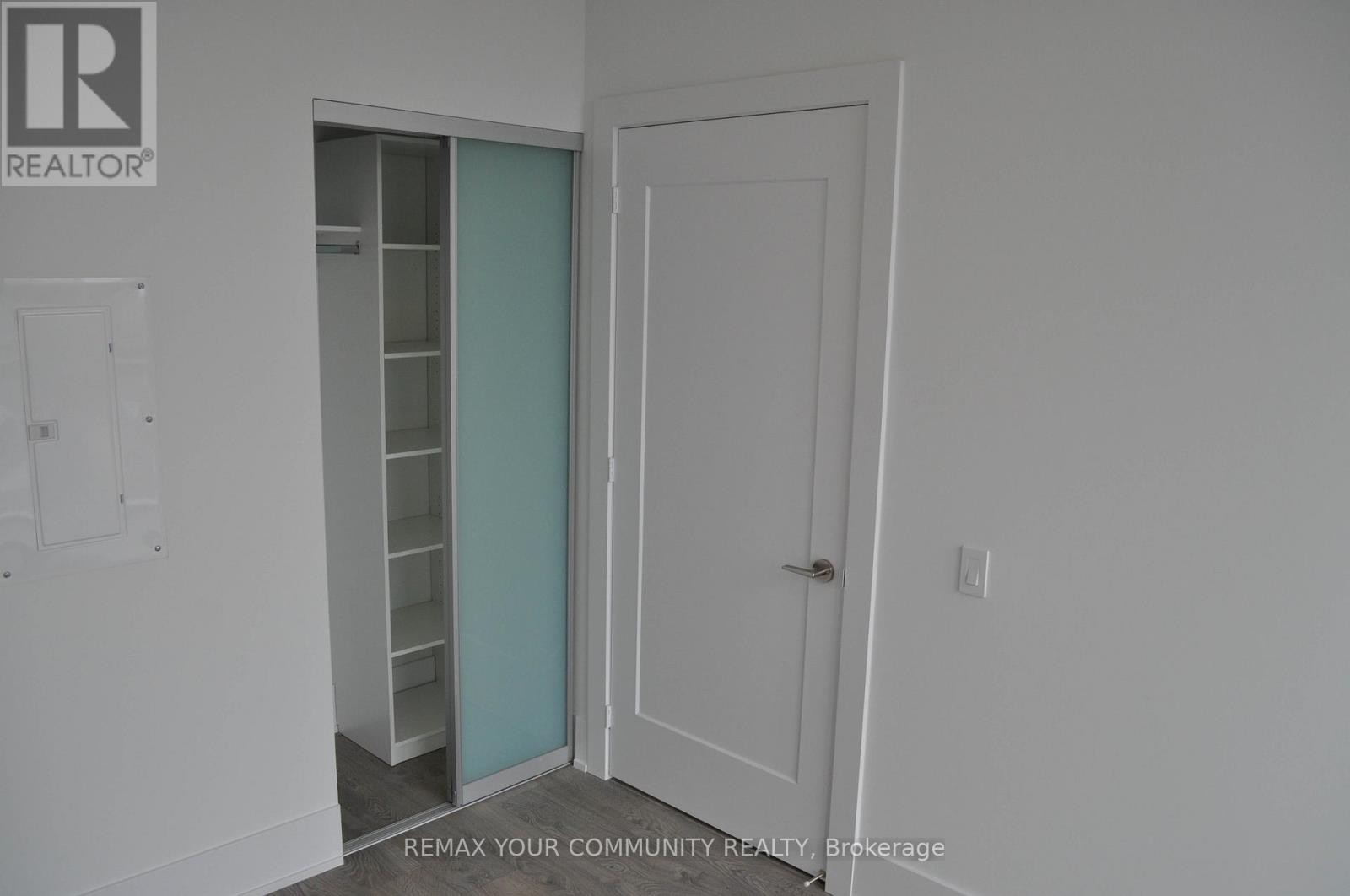 












812 - 118 MERCHANTS' WHARF

,
Toronto (Waterfront Communities),




Ontario
M5A0L3

