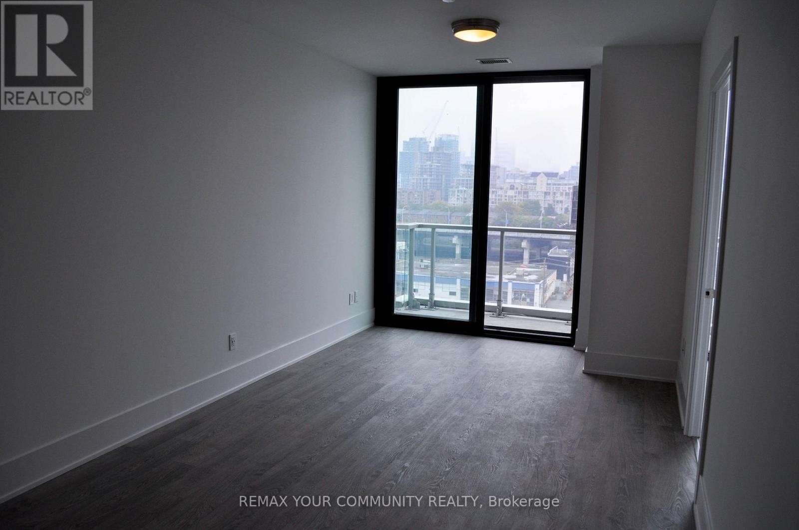 












812 - 118 MERCHANTS' WHARF

,
Toronto (Waterfront Communities),




Ontario
M5A0L3

