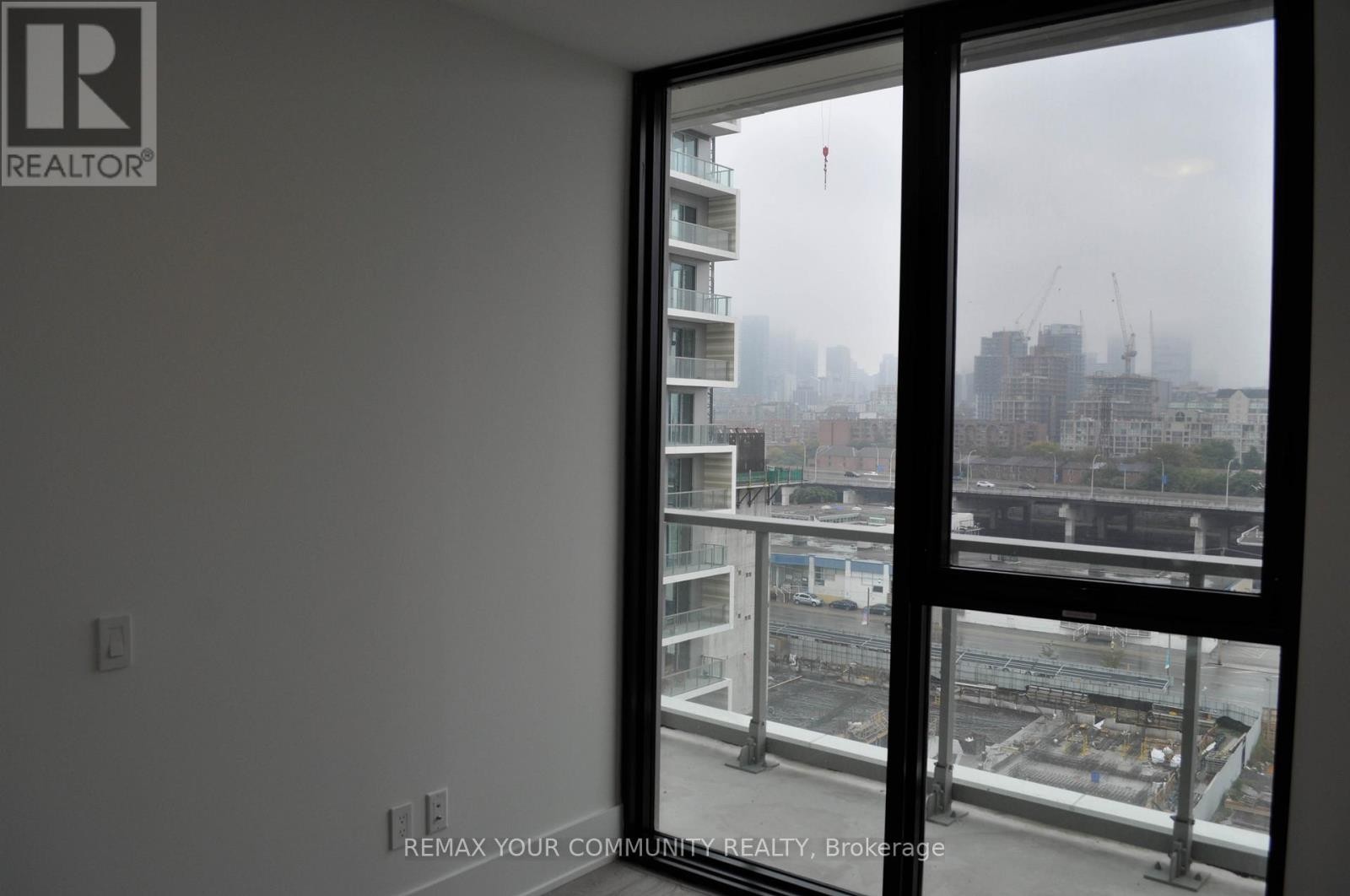 












812 - 118 MERCHANTS' WHARF

,
Toronto (Waterfront Communities),




Ontario
M5A0L3

