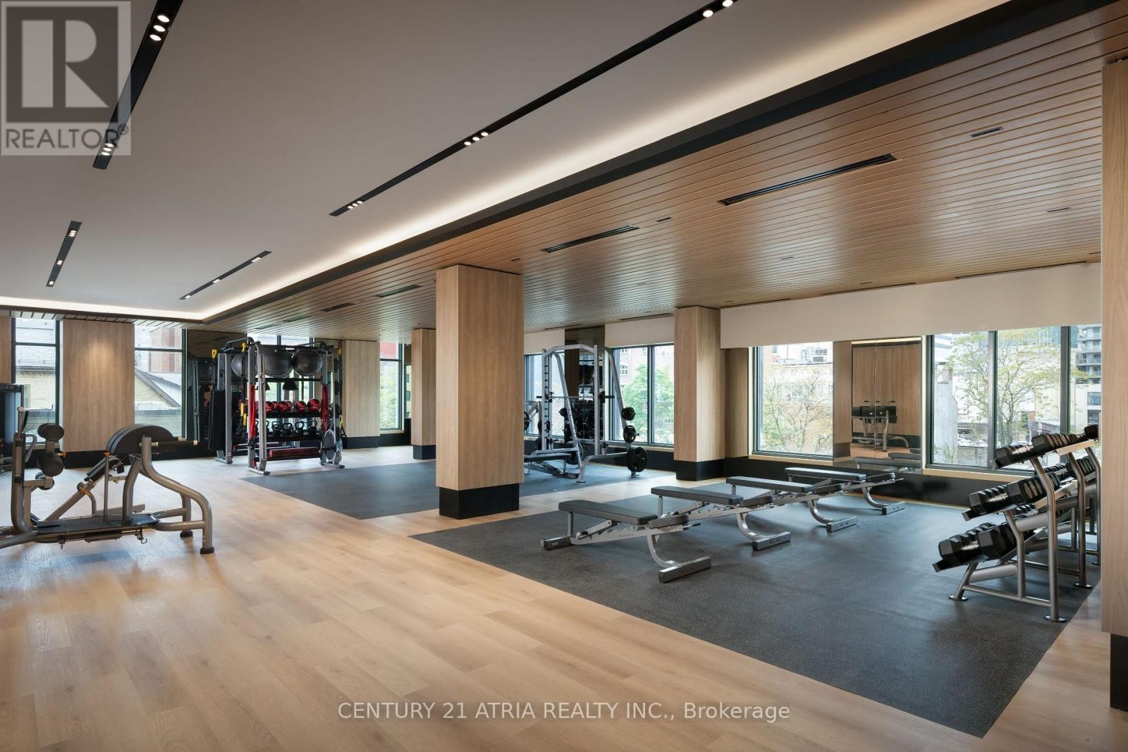 












2303 - 252 CHURCH STREET

,
Toronto (Church-Yonge Corridor),




Ontario
M5B0E6

