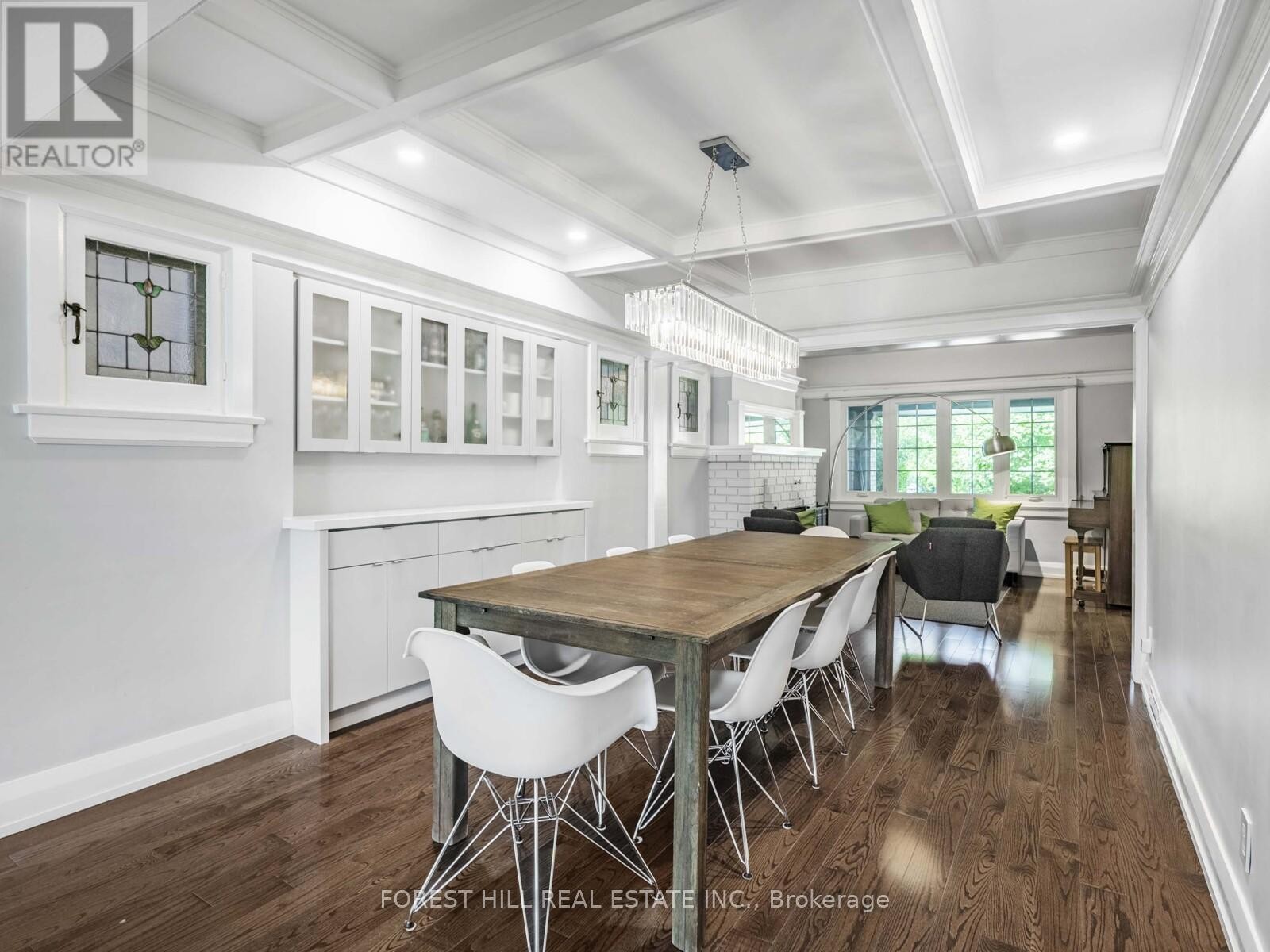 












183 WYCHWOOD AVENUE

,
Toronto (Humewood-Cedarvale),




Ontario
M6C2T4

