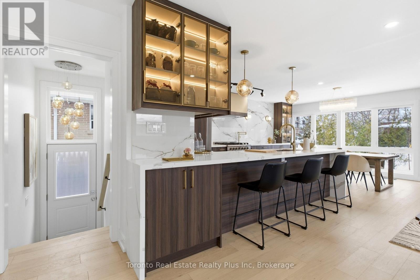 












3 BLITHFIELD AVENUE

,
Toronto (Bayview Village),




Ontario
M2K1X9

