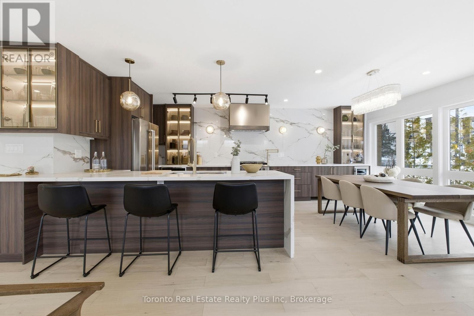 












3 BLITHFIELD AVENUE

,
Toronto (Bayview Village),




Ontario
M2K1X9

