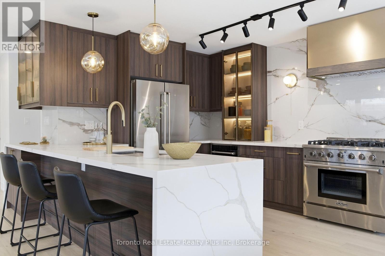 












3 BLITHFIELD AVENUE

,
Toronto (Bayview Village),




Ontario
M2K1X9

