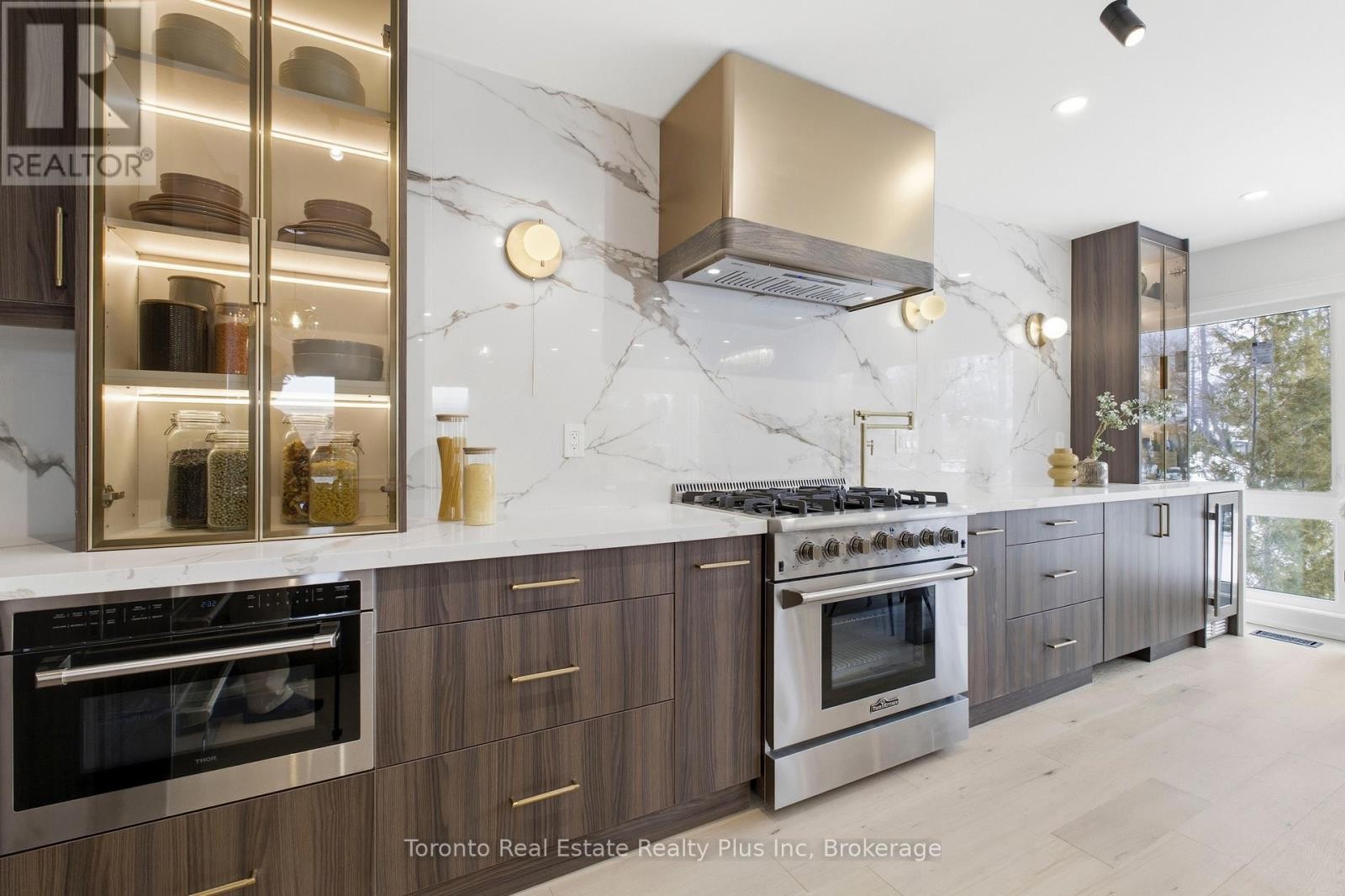 












3 BLITHFIELD AVENUE

,
Toronto (Bayview Village),




Ontario
M2K1X9

