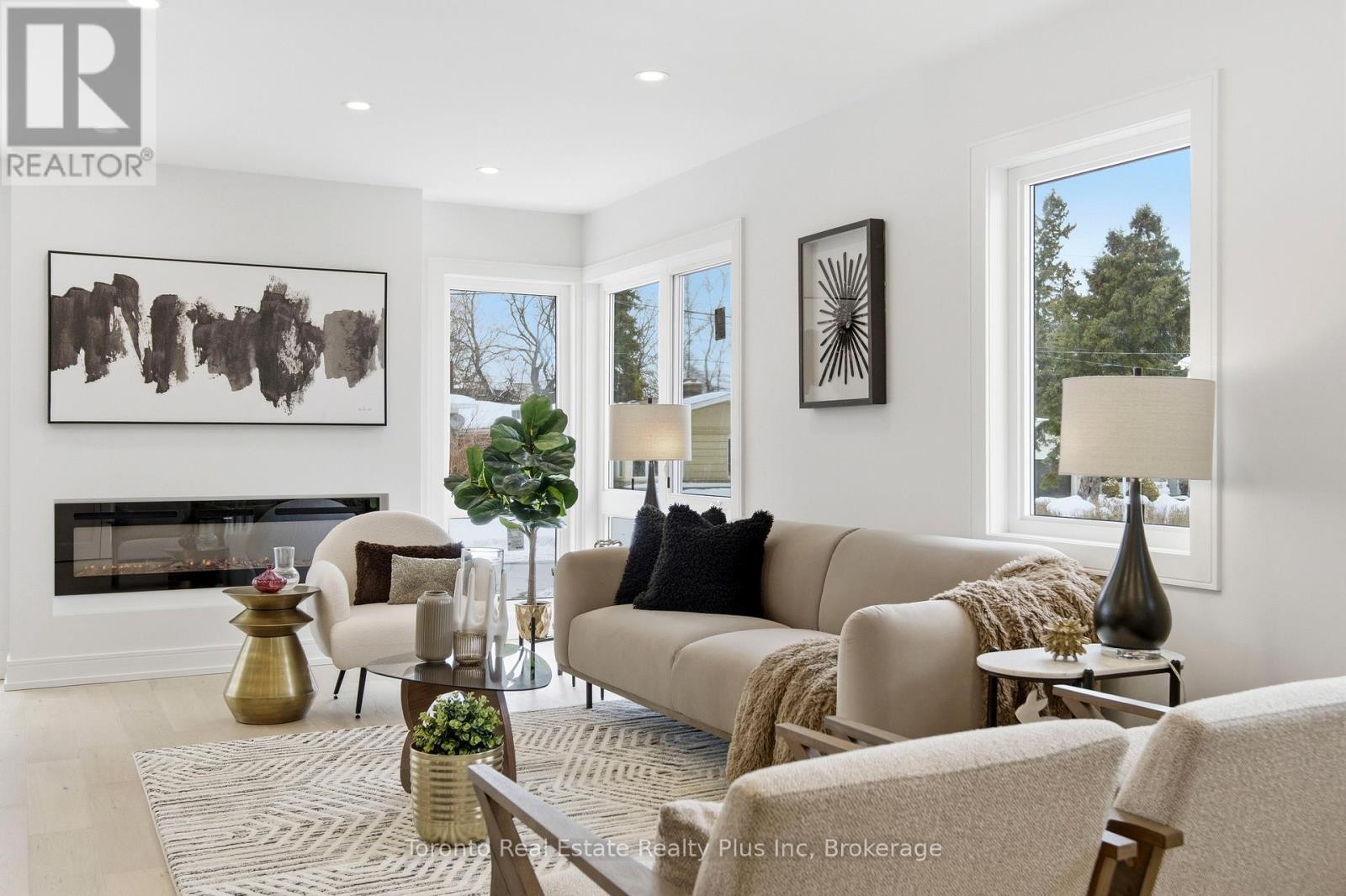 












3 BLITHFIELD AVENUE

,
Toronto (Bayview Village),




Ontario
M2K1X9

