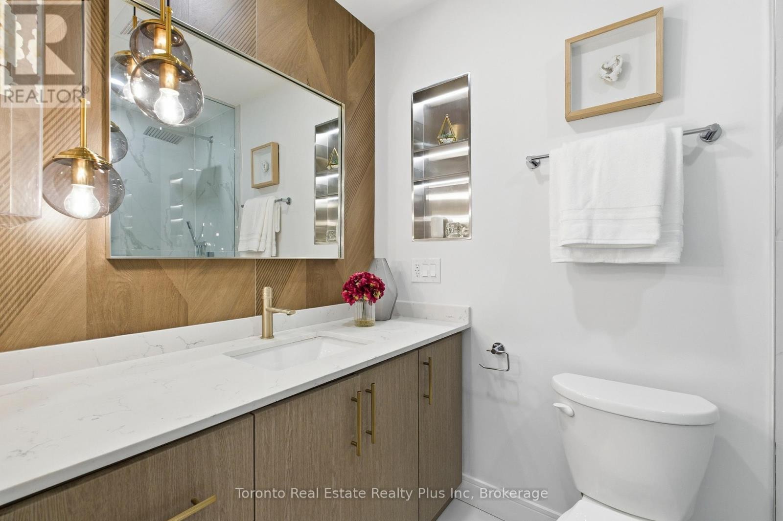 












3 BLITHFIELD AVENUE

,
Toronto (Bayview Village),




Ontario
M2K1X9

