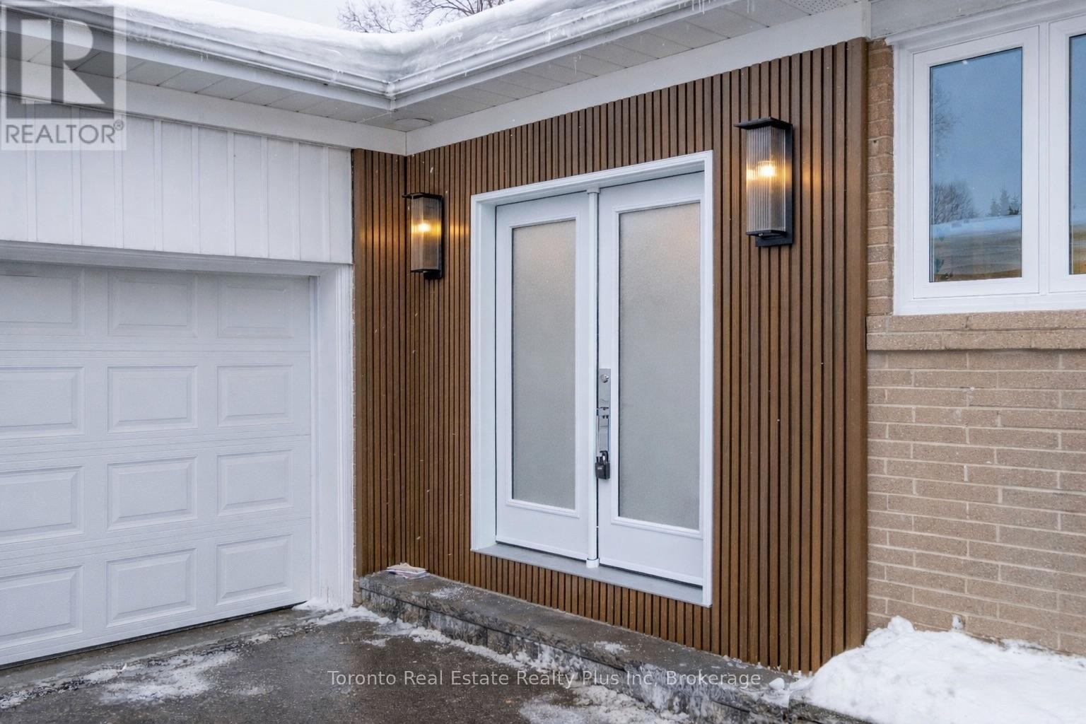 












3 BLITHFIELD AVENUE

,
Toronto (Bayview Village),




Ontario
M2K1X9

