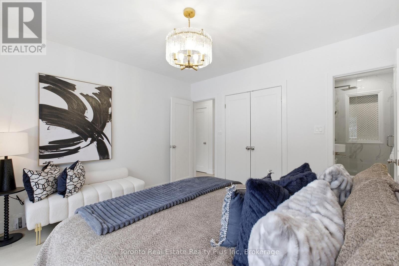 












3 BLITHFIELD AVENUE

,
Toronto (Bayview Village),




Ontario
M2K1X9

