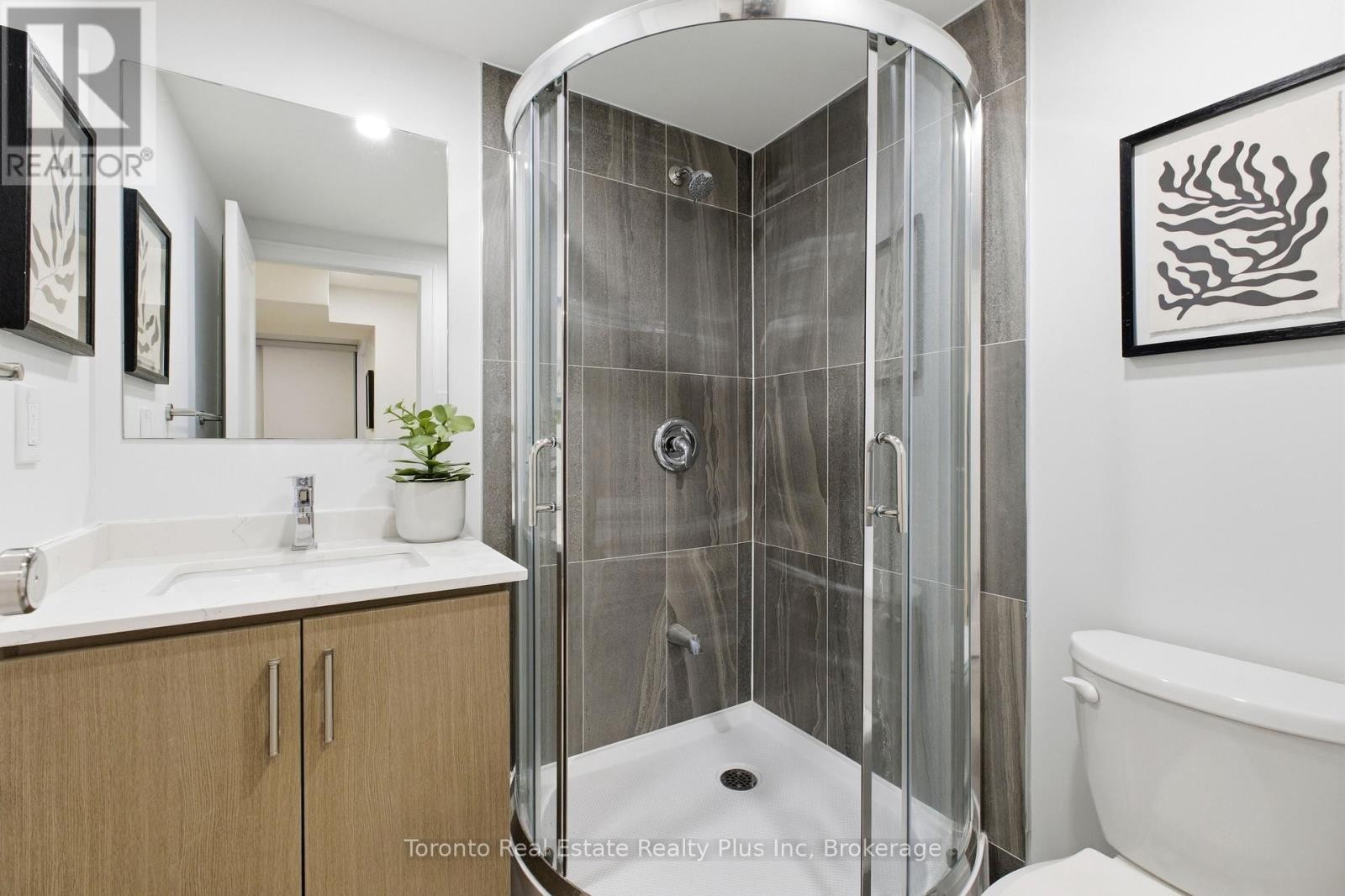 












3 BLITHFIELD AVENUE

,
Toronto (Bayview Village),




Ontario
M2K1X9

