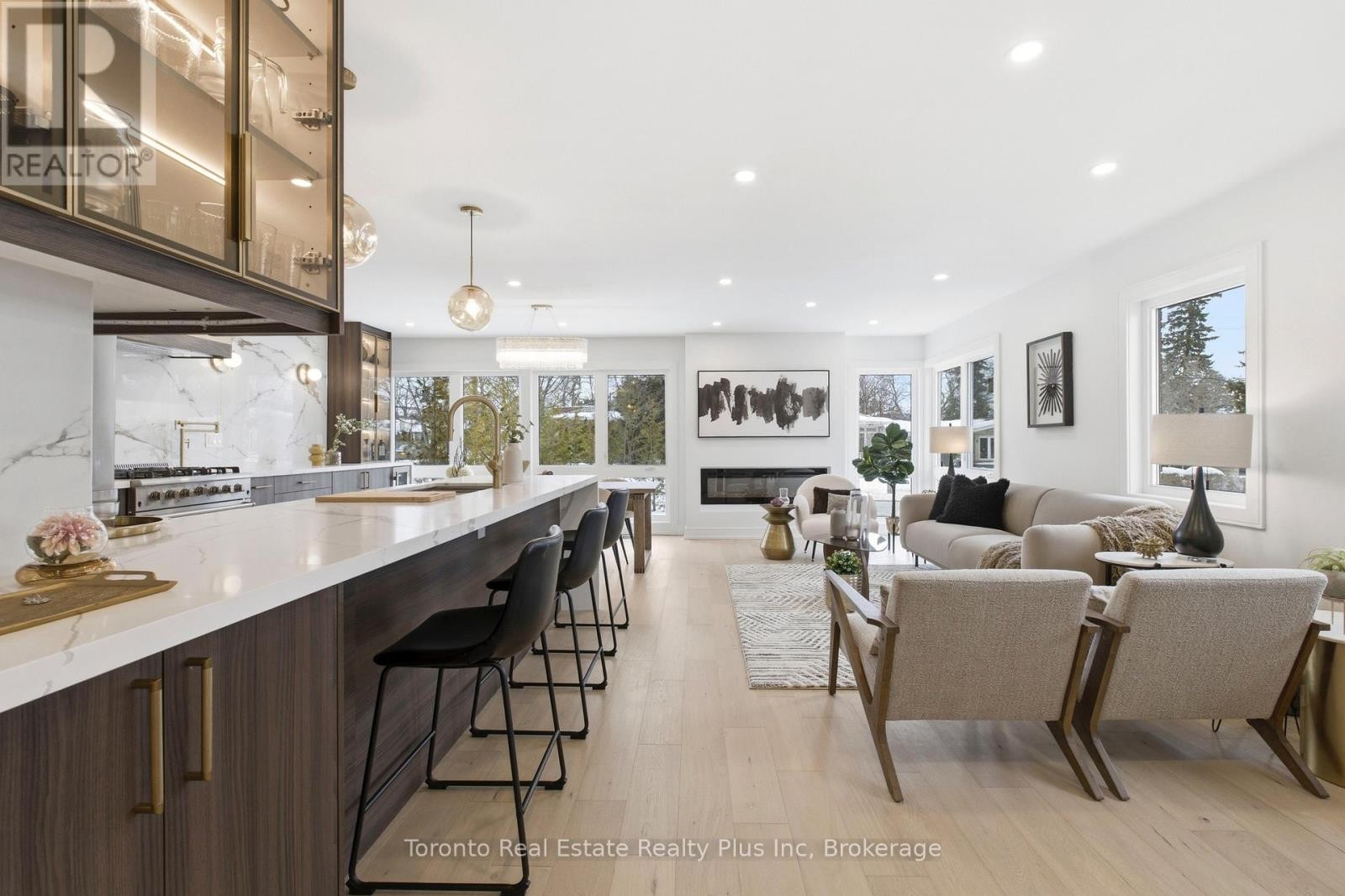 












3 BLITHFIELD AVENUE

,
Toronto (Bayview Village),




Ontario
M2K1X9

