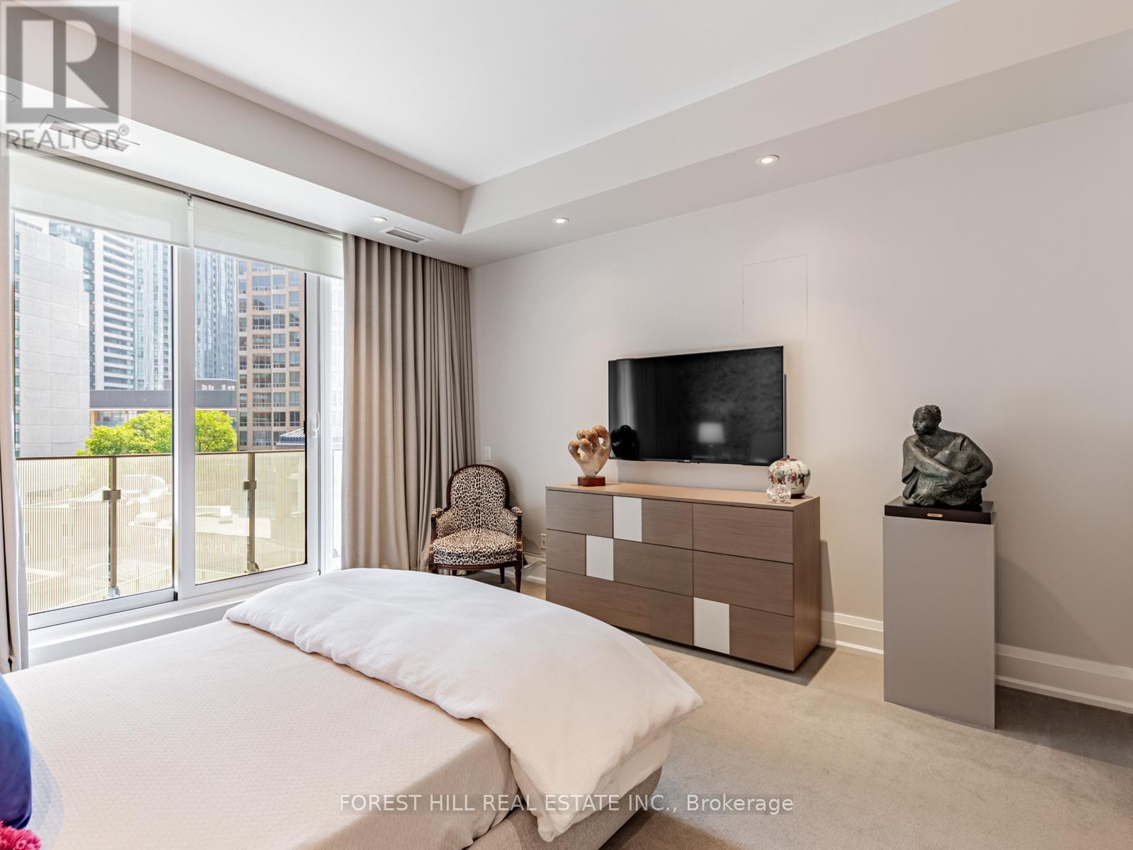 












602 - 88 DAVENPORT ROAD

,
Toronto (Annex),




Ontario
M5R0A5

