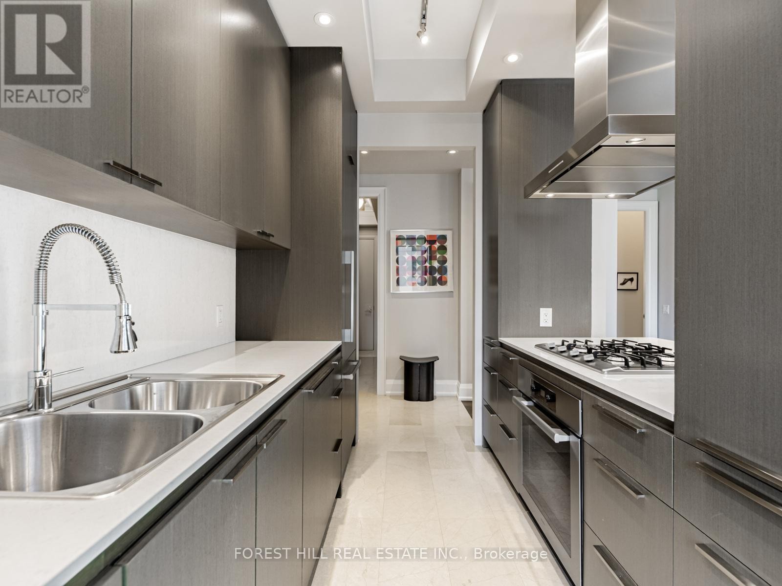 












602 - 88 DAVENPORT ROAD

,
Toronto (Annex),




Ontario
M5R0A5

