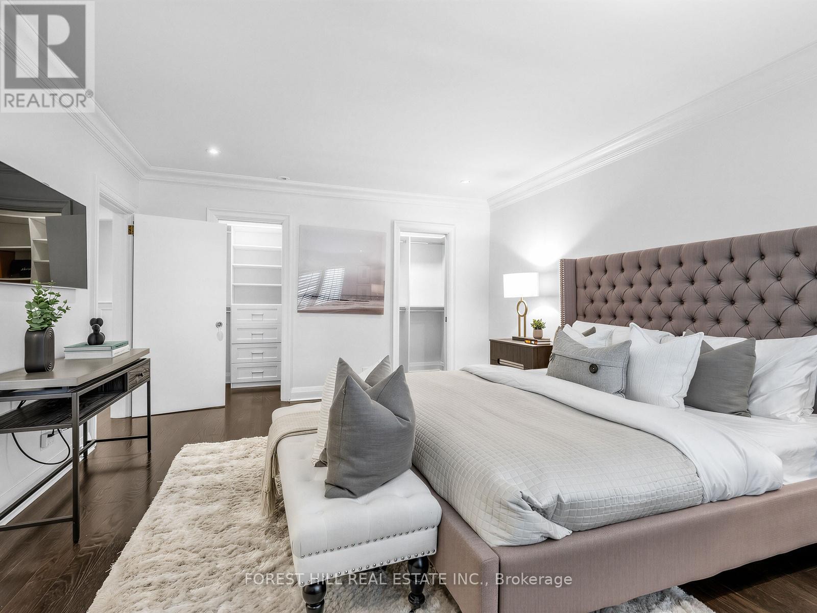 












21 GARDINER ROAD

,
Toronto (Forest Hill South),




Ontario
M5P3B4

