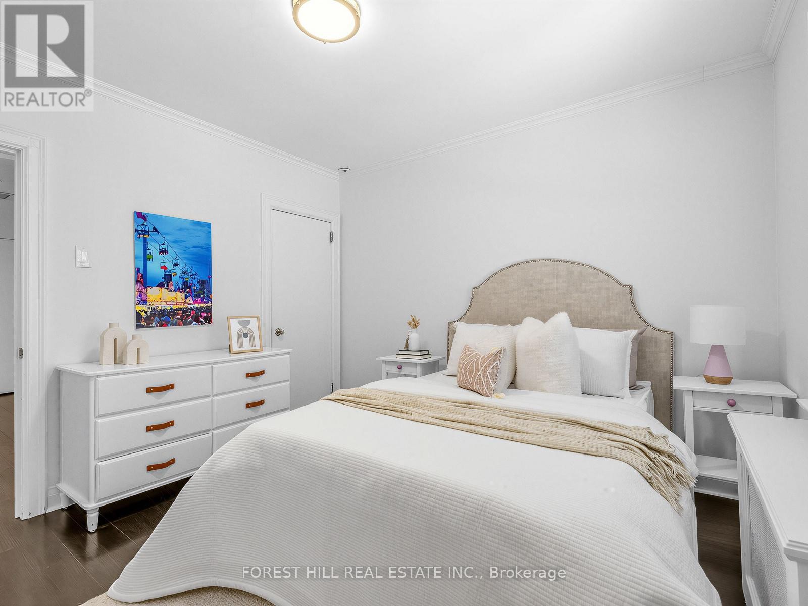 












21 GARDINER ROAD

,
Toronto (Forest Hill South),




Ontario
M5P3B4

