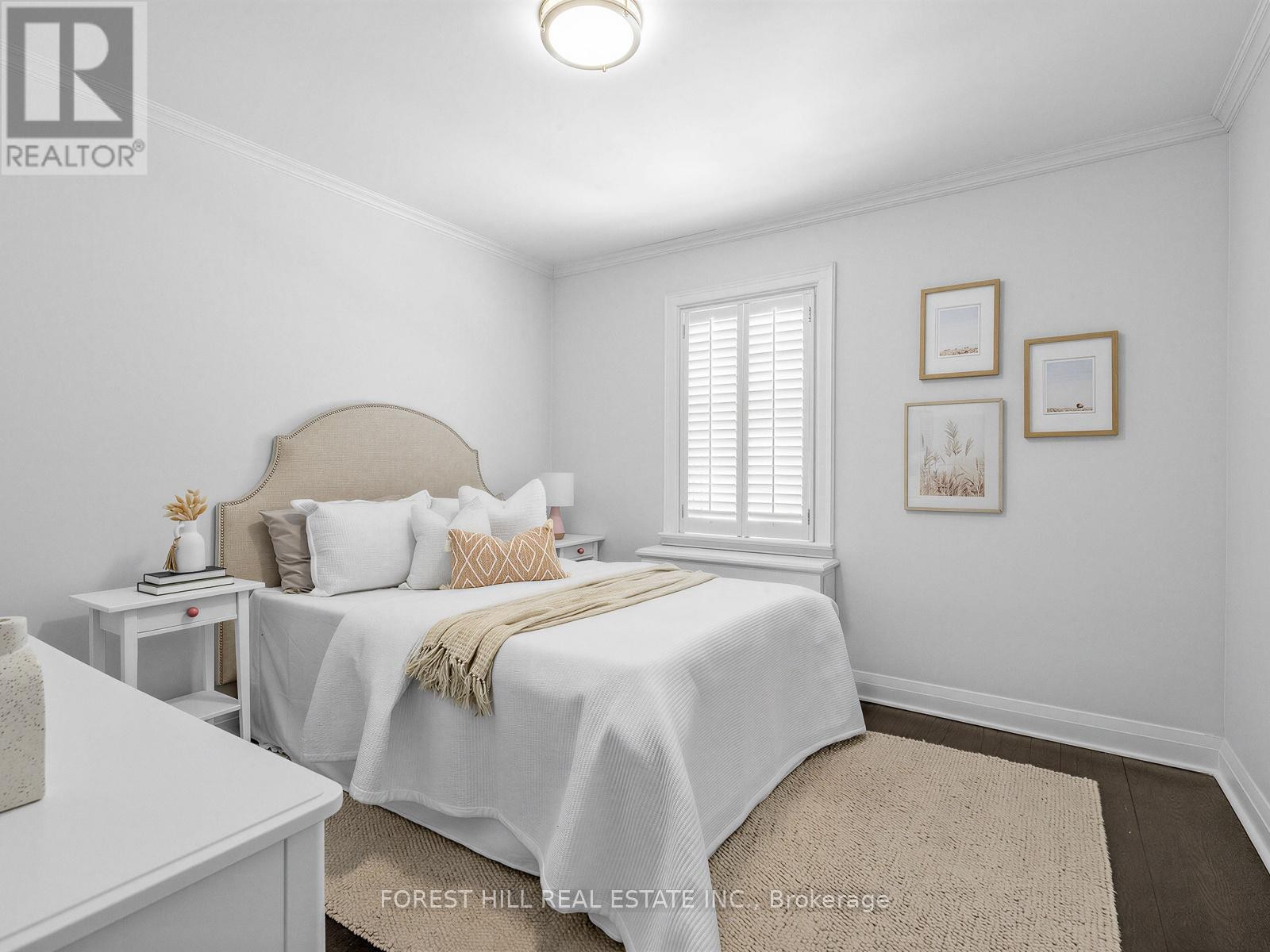 












21 GARDINER ROAD

,
Toronto (Forest Hill South),




Ontario
M5P3B4

