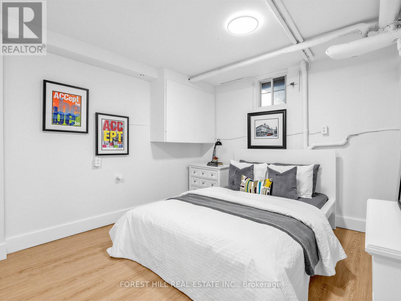 












21 GARDINER ROAD

,
Toronto (Forest Hill South),




Ontario
M5P3B4

