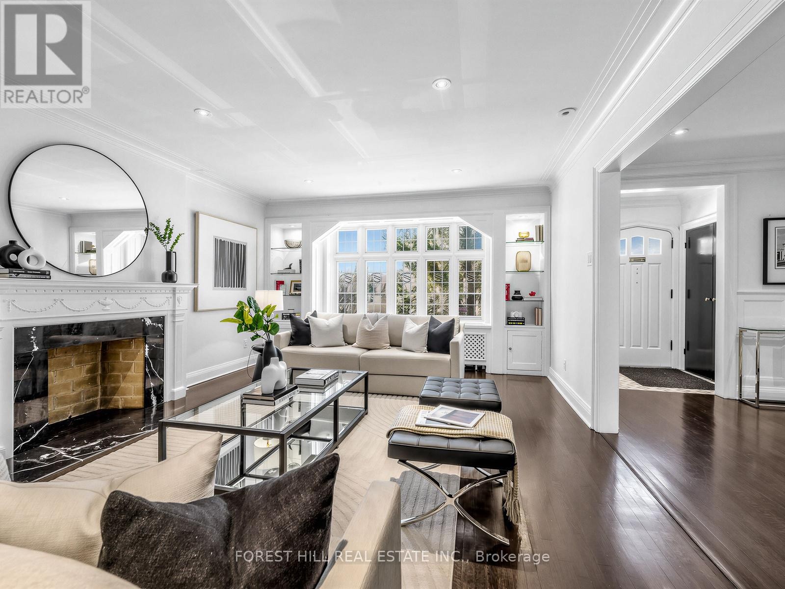 












21 GARDINER ROAD

,
Toronto (Forest Hill South),




Ontario
M5P3B4

