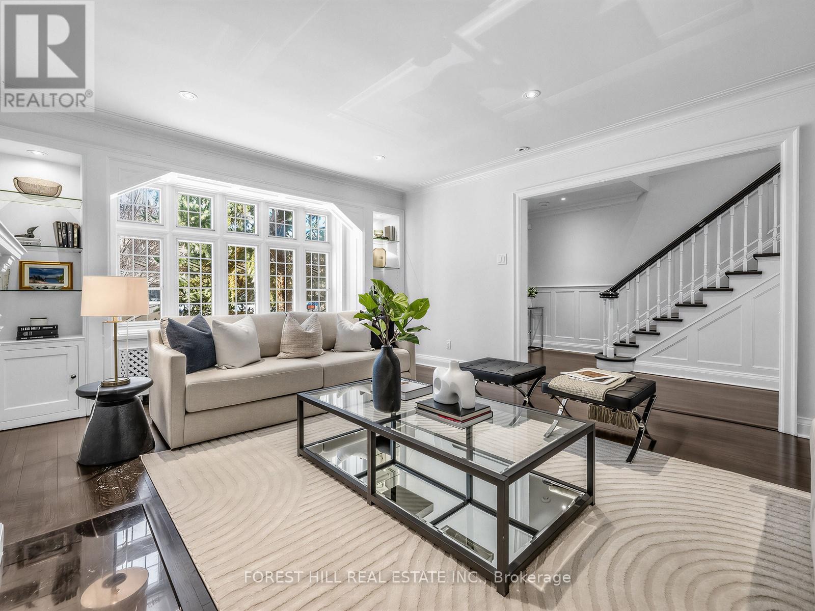 












21 GARDINER ROAD

,
Toronto (Forest Hill South),




Ontario
M5P3B4

