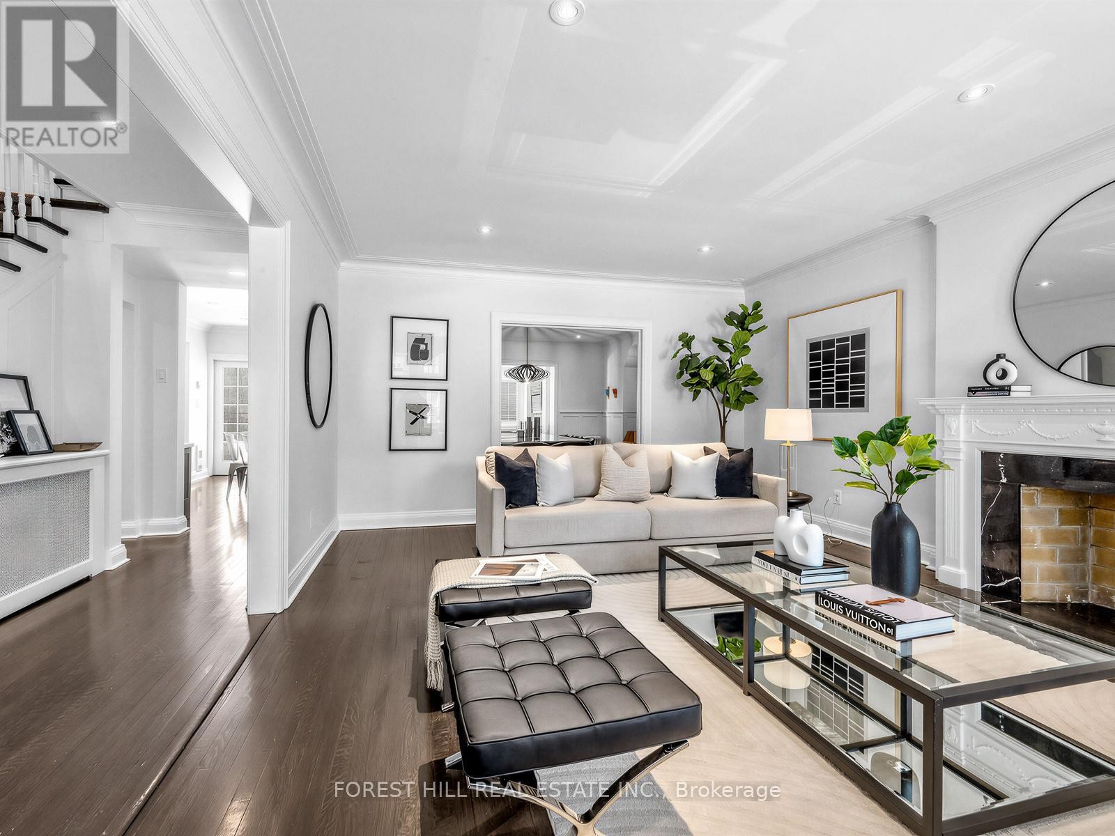 












21 GARDINER ROAD

,
Toronto (Forest Hill South),




Ontario
M5P3B4

