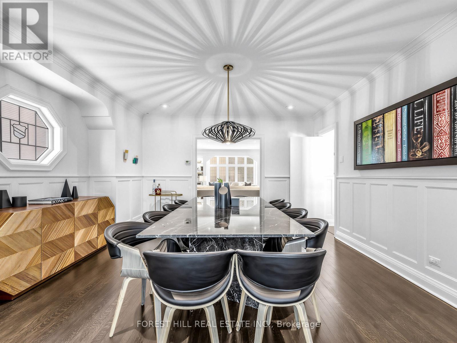 












21 GARDINER ROAD

,
Toronto (Forest Hill South),




Ontario
M5P3B4

