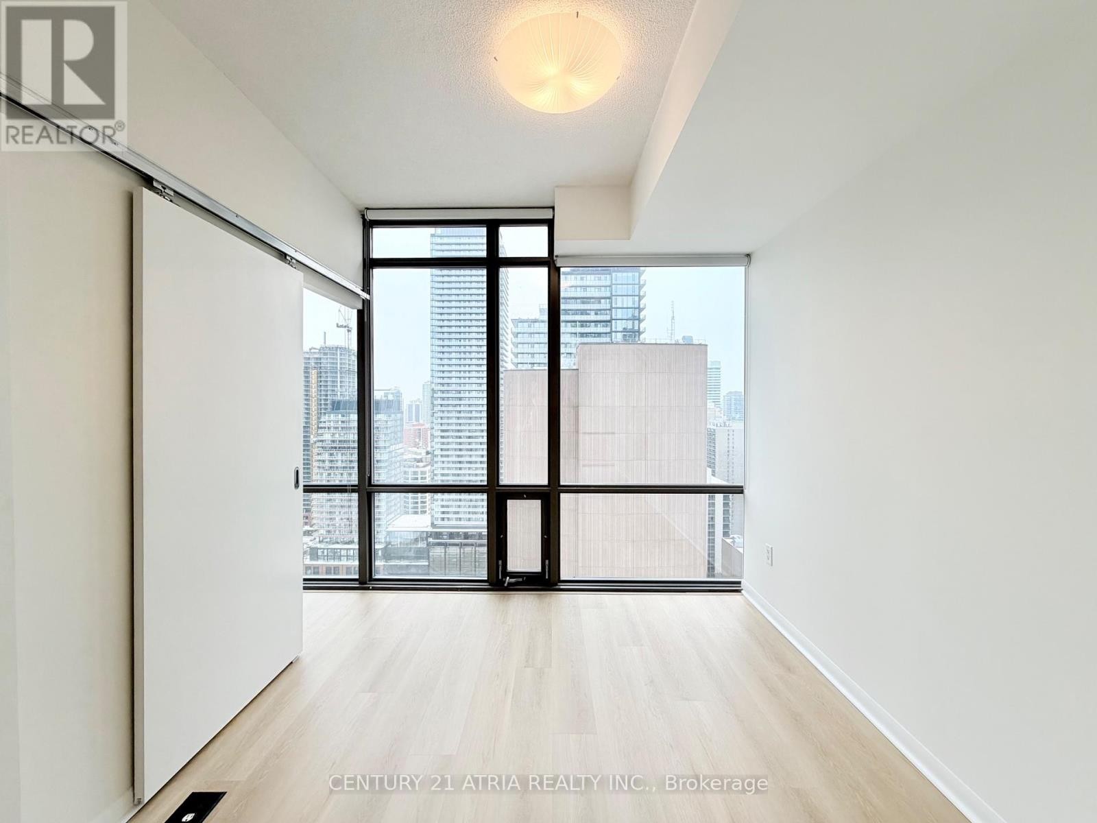 












2906 - 37 GROSVENOR STREET

,
Toronto (Bay Street Corridor),




Ontario
M4Y3G5

