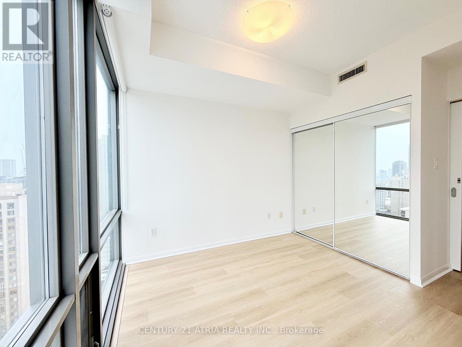 












2906 - 37 GROSVENOR STREET

,
Toronto (Bay Street Corridor),




Ontario
M4Y3G5

