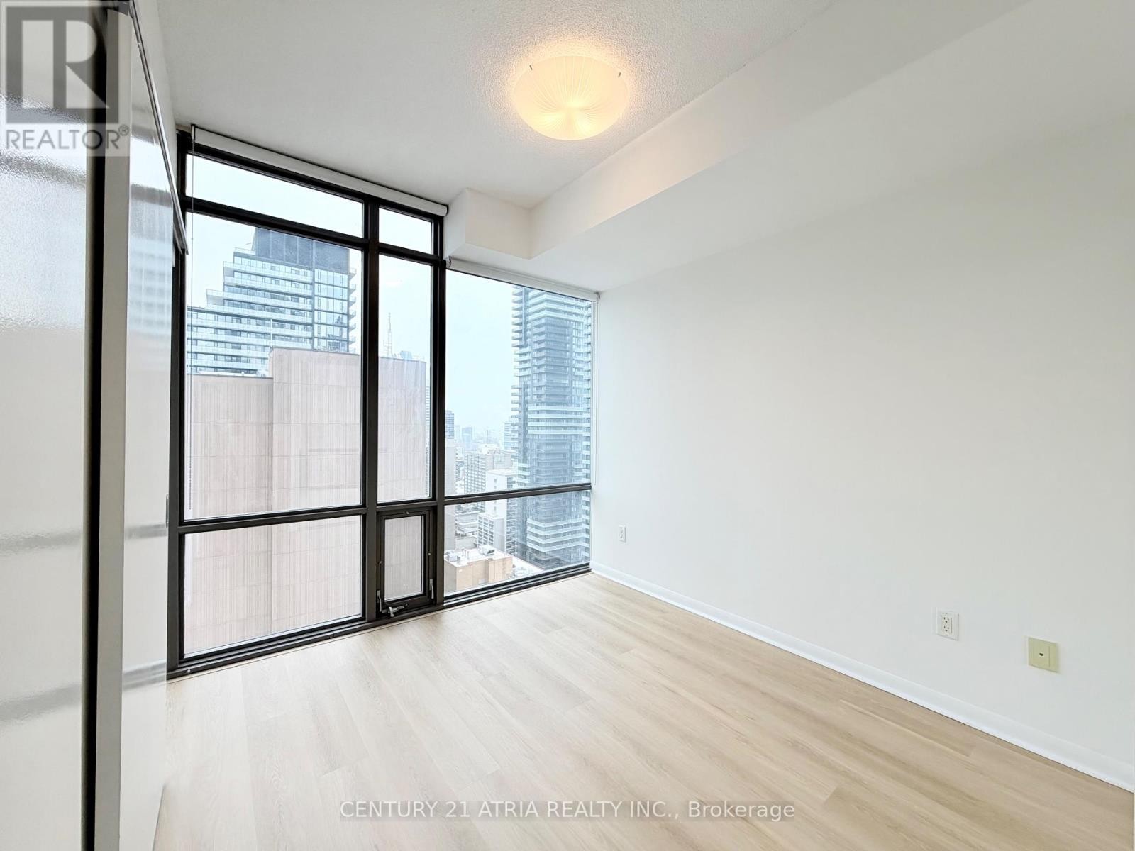 












2906 - 37 GROSVENOR STREET

,
Toronto (Bay Street Corridor),




Ontario
M4Y3G5

