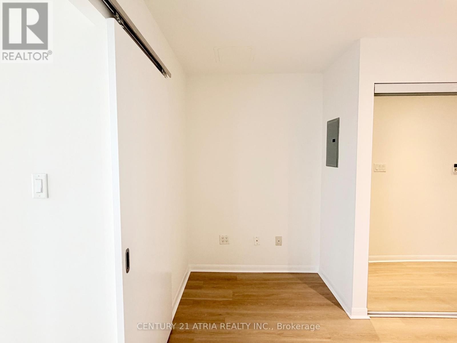 












2906 - 37 GROSVENOR STREET

,
Toronto (Bay Street Corridor),




Ontario
M4Y3G5

