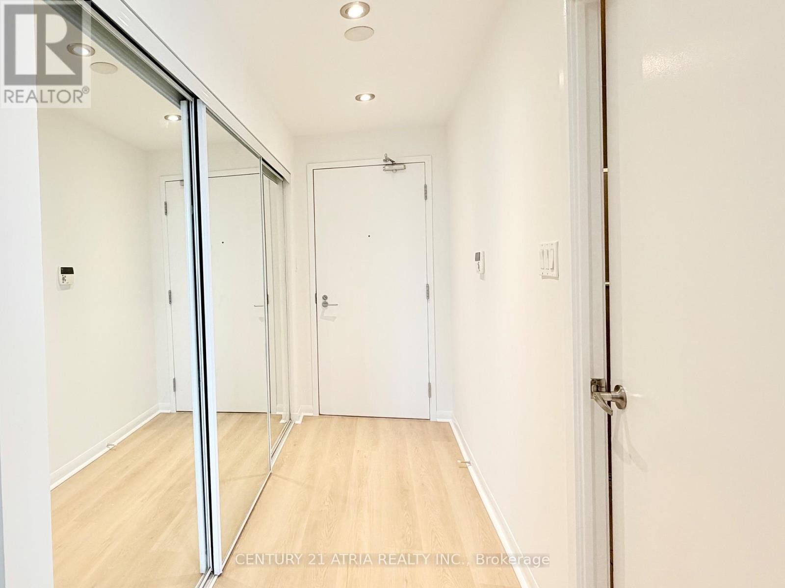 












2906 - 37 GROSVENOR STREET

,
Toronto (Bay Street Corridor),




Ontario
M4Y3G5

