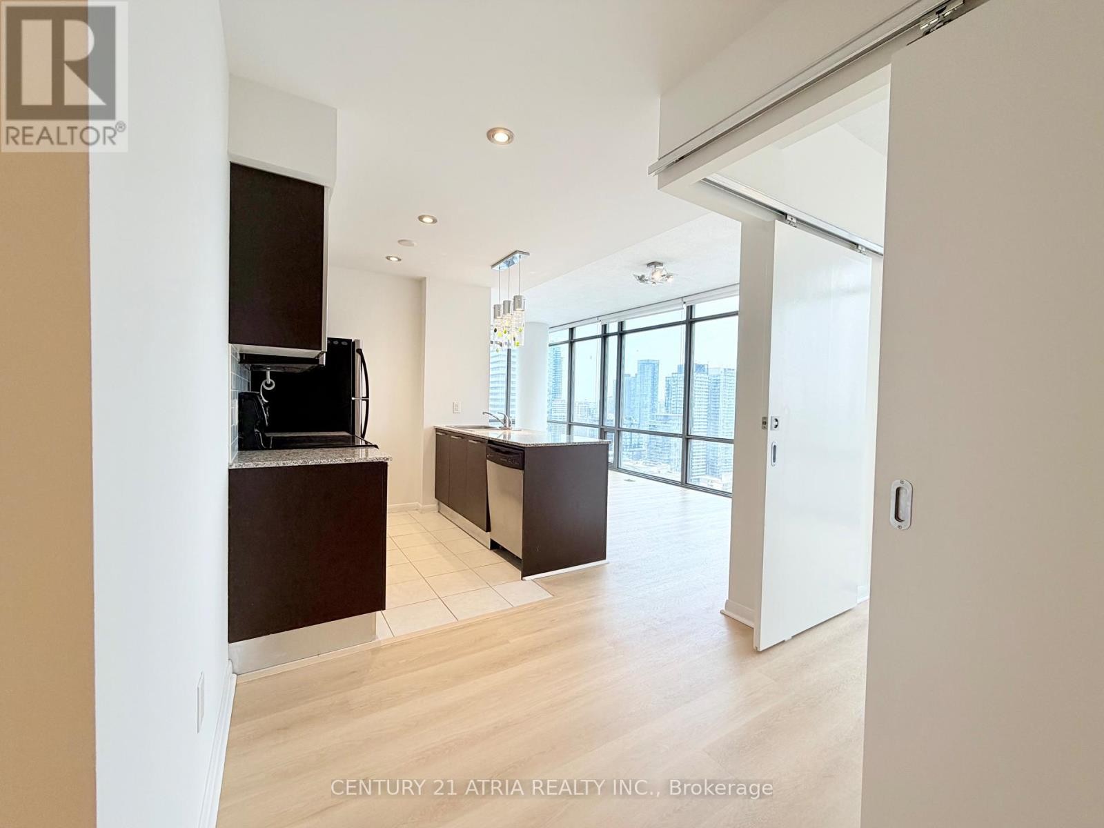 












2906 - 37 GROSVENOR STREET

,
Toronto (Bay Street Corridor),




Ontario
M4Y3G5


