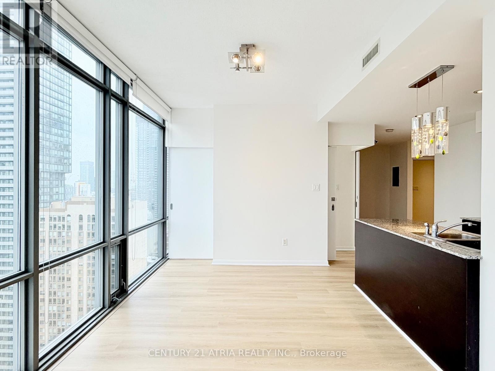 












2906 - 37 GROSVENOR STREET

,
Toronto (Bay Street Corridor),




Ontario
M4Y3G5

